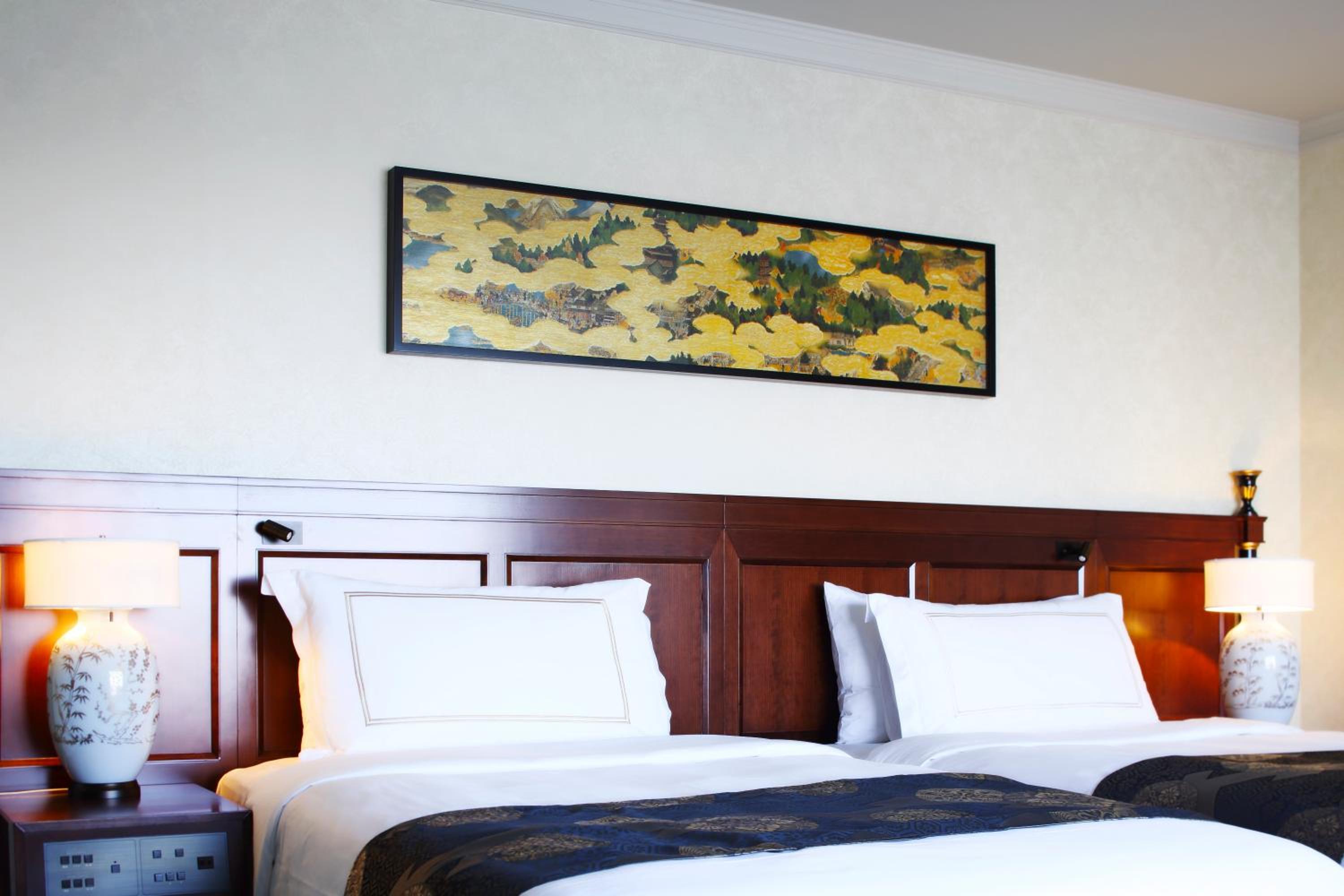 Prime Superior Twin Room with City View and Spa Access thumbnail 5