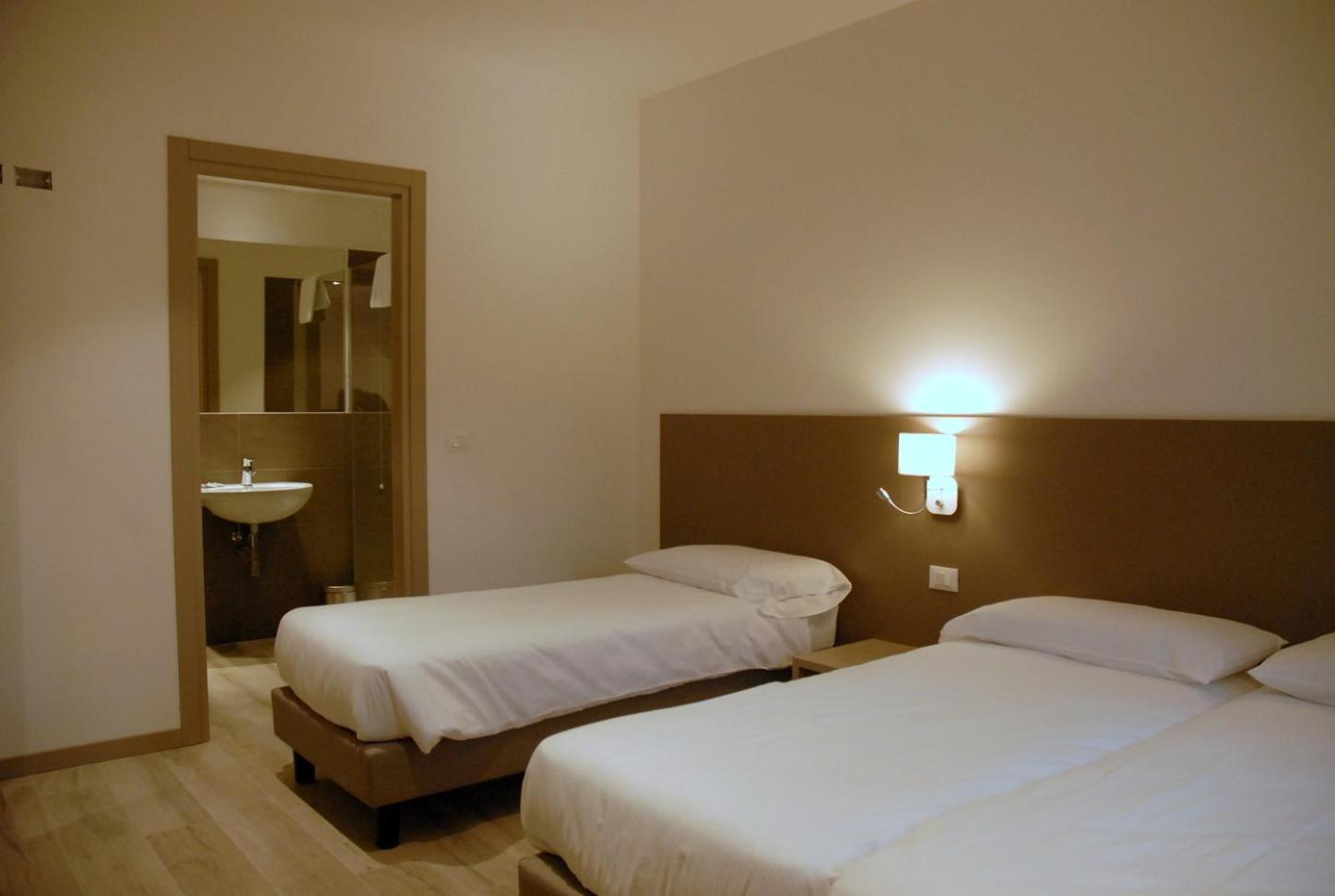 Superior Quadruple Room - Photo 2