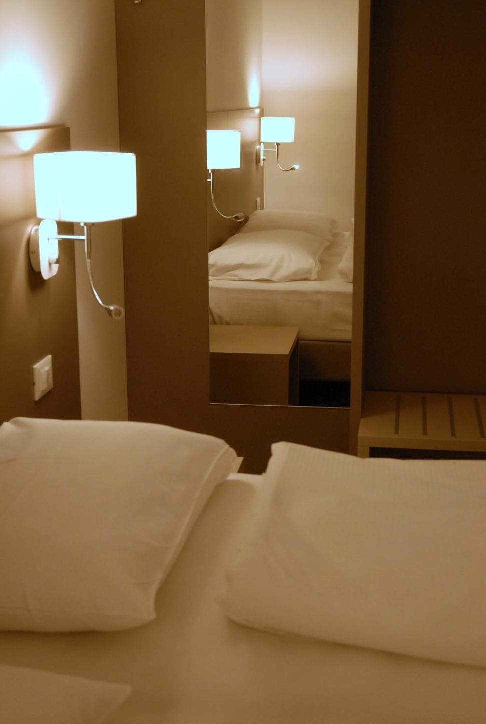 Superior Double or Twin Room - Photo 7
