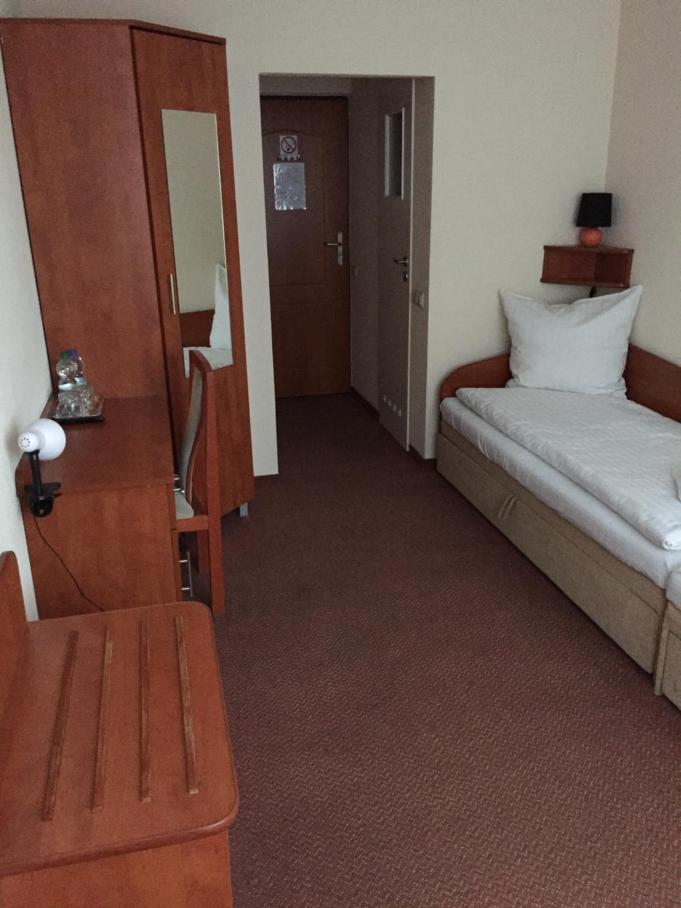 Single Room photo 3