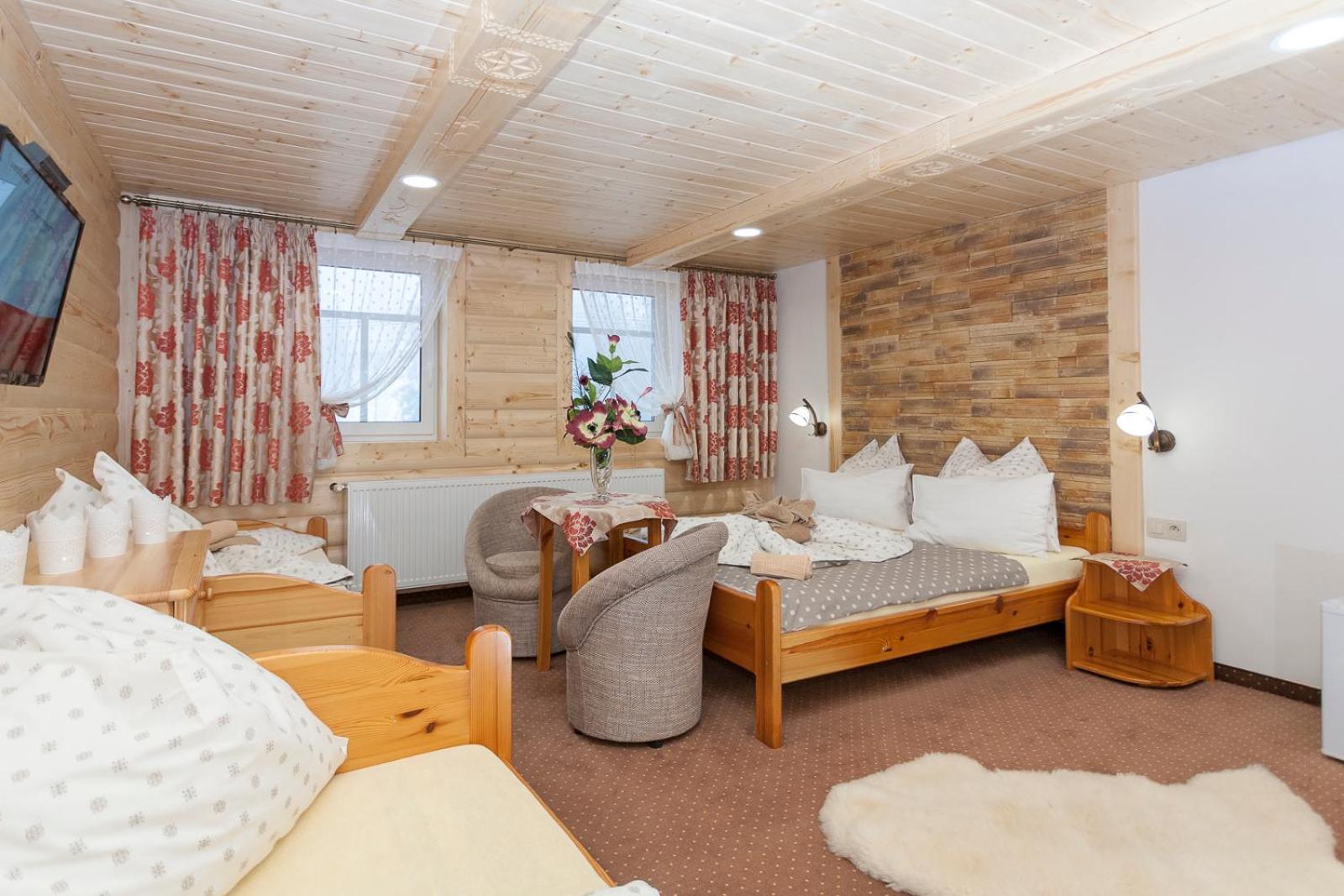 Deluxe Quadruple Room - Photo 2