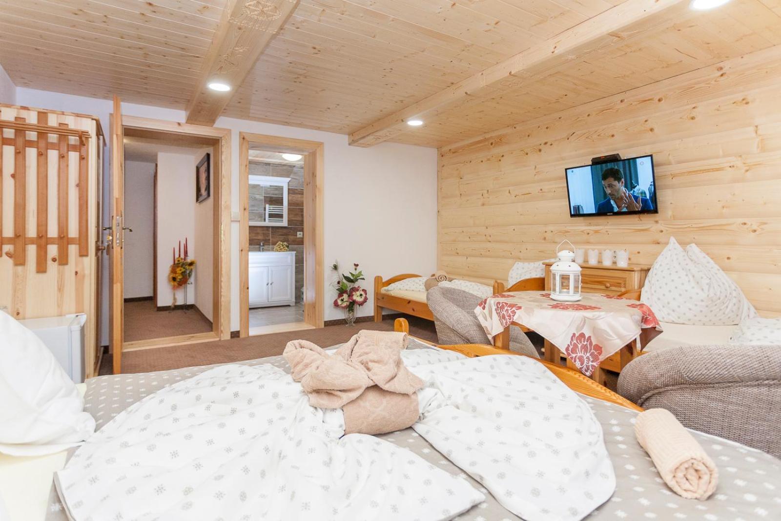 Deluxe Quadruple Room - Photo 1