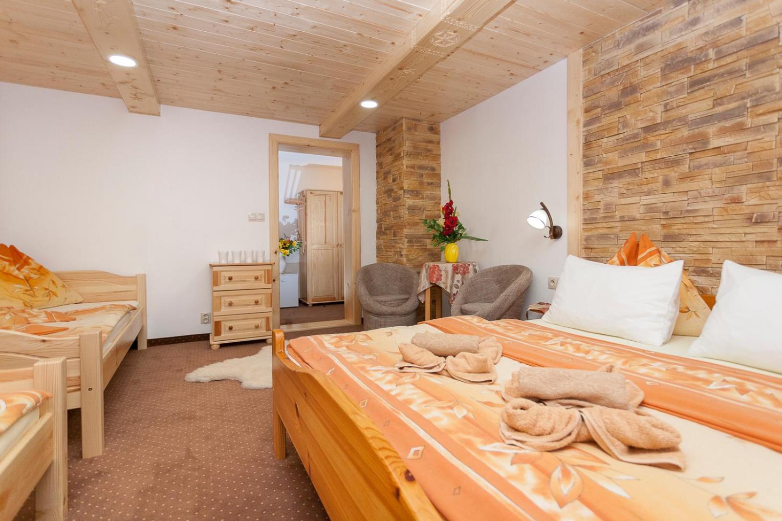 Deluxe Quadruple Room - Photo 10