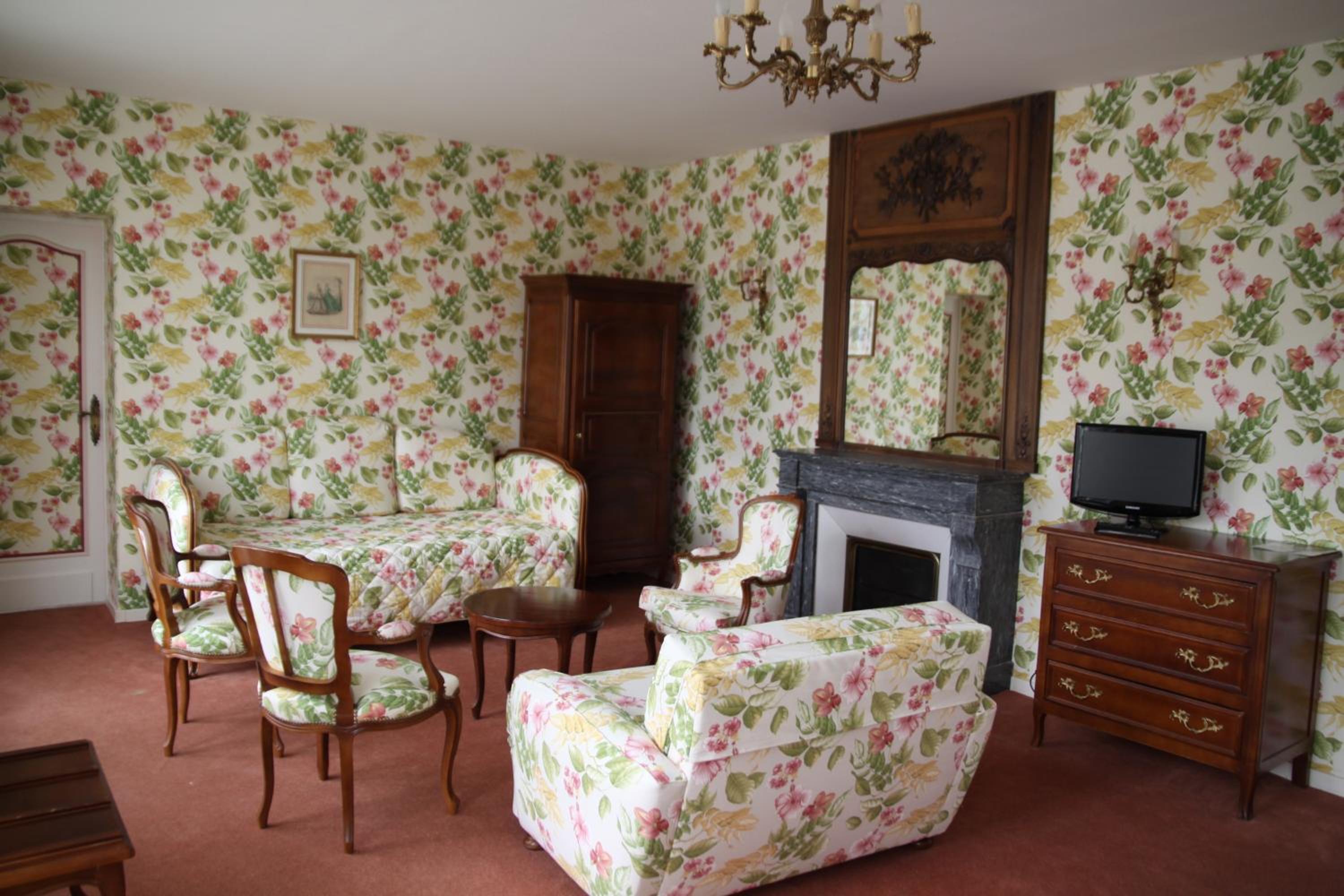 Suite with Terrace - Photo 3