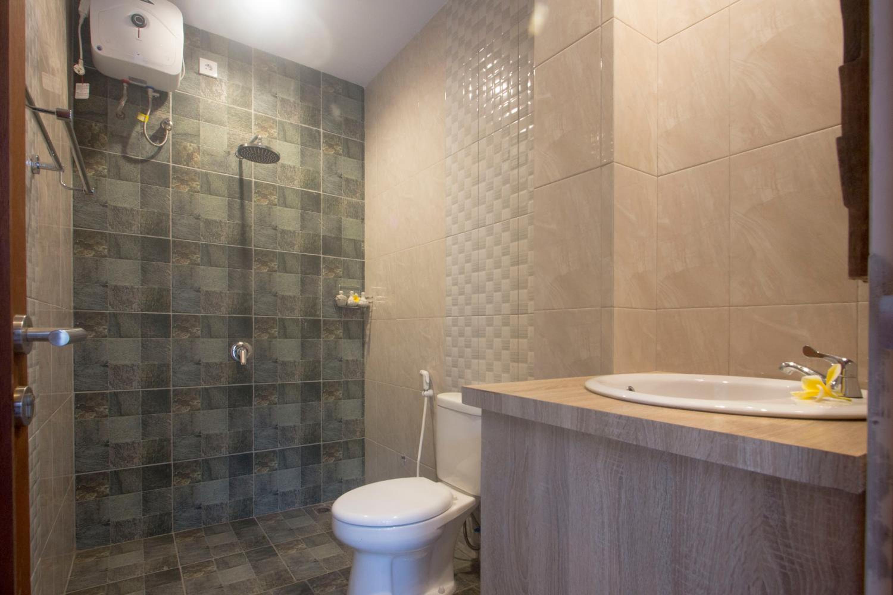 Standard Double Room - Photo 8