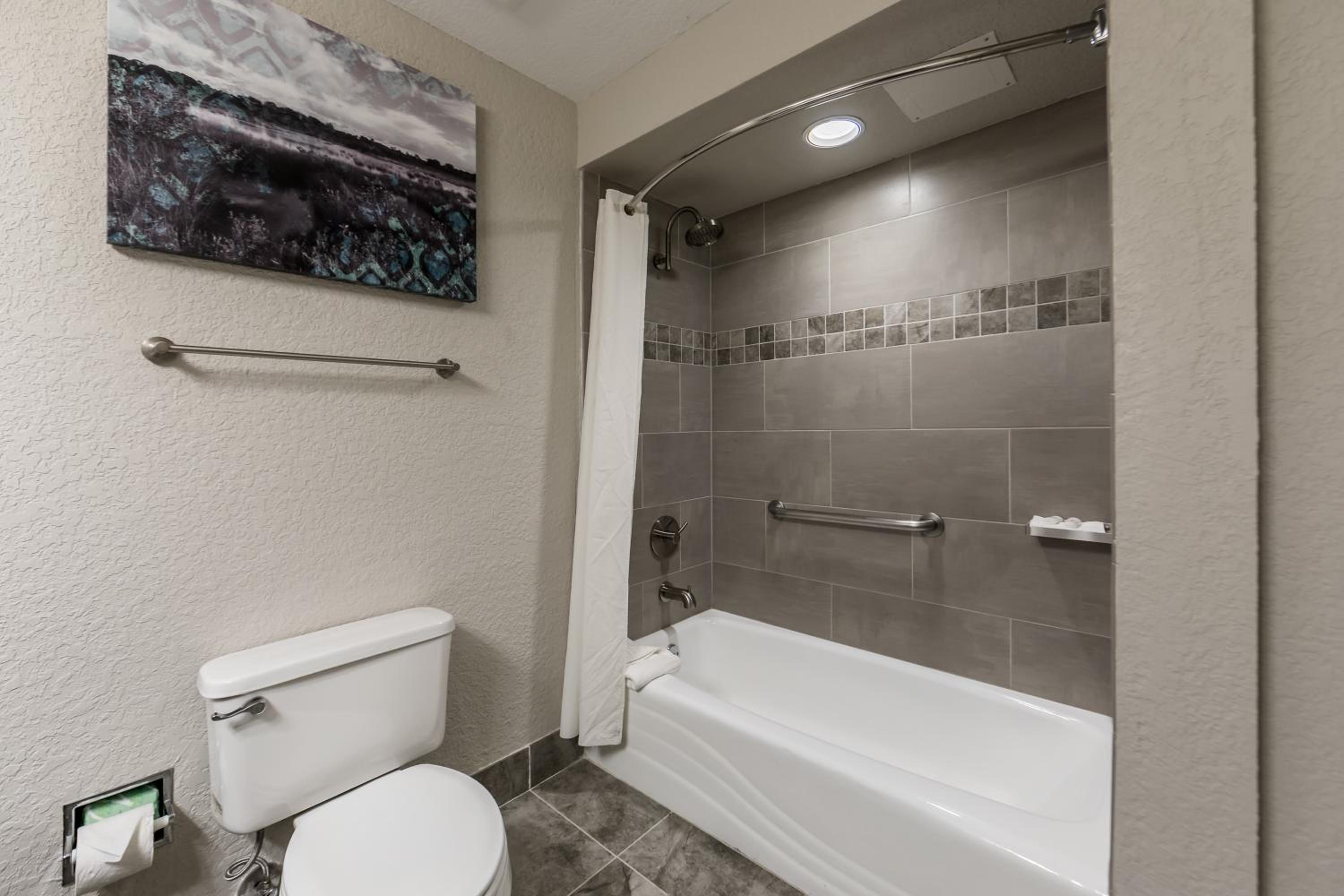 King Room - Non-Smoking - Photo 7