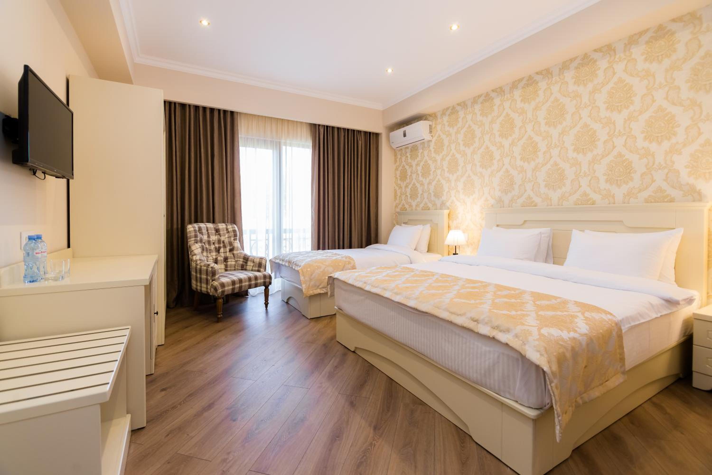Triple Room with Balcony photo 1