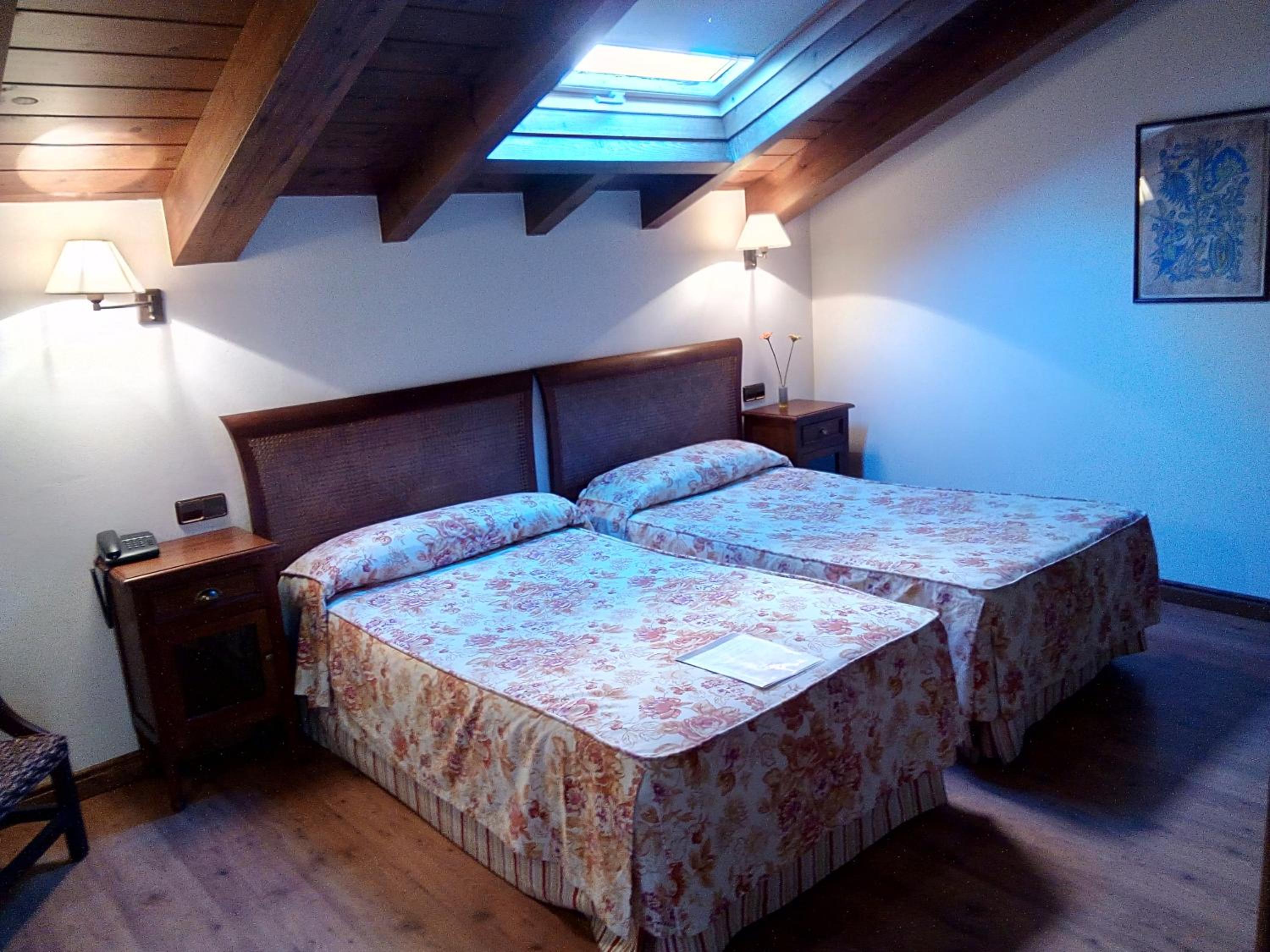 Habitación Estándar con Dos Camas Queen