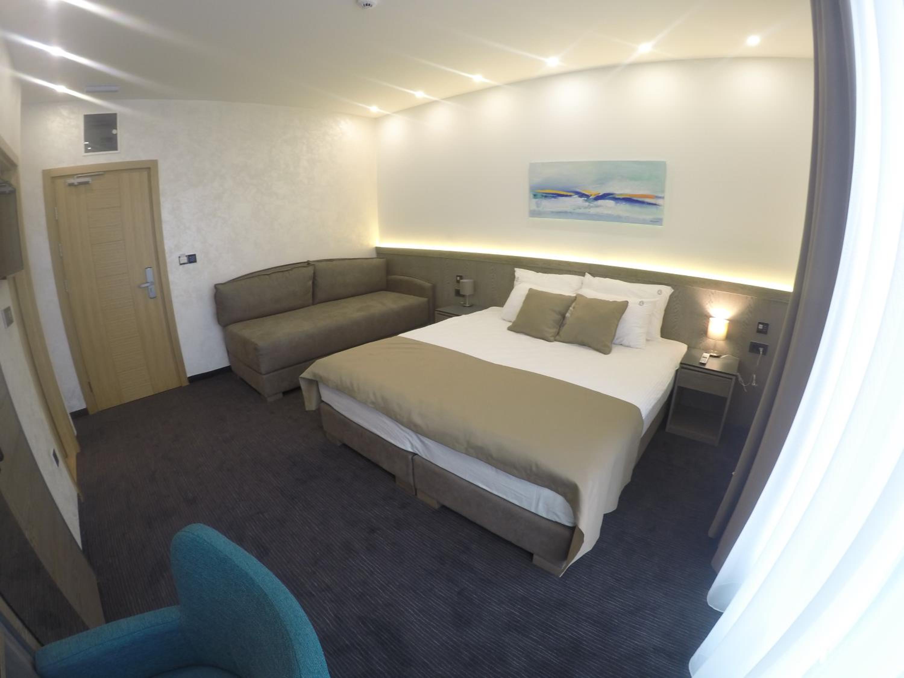 Standard Double or Twin Room photo 2