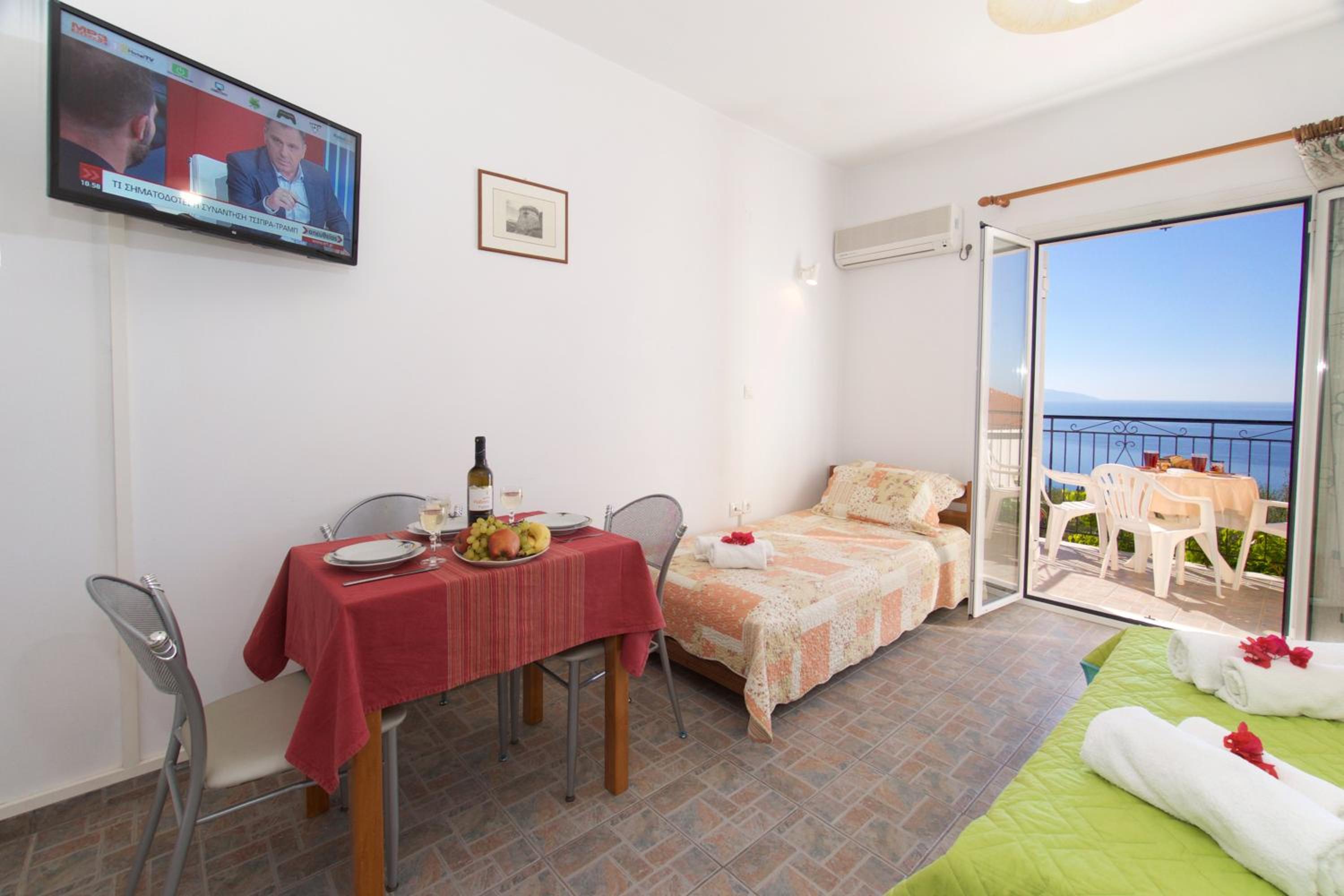 Double Room with Sea View photo 3