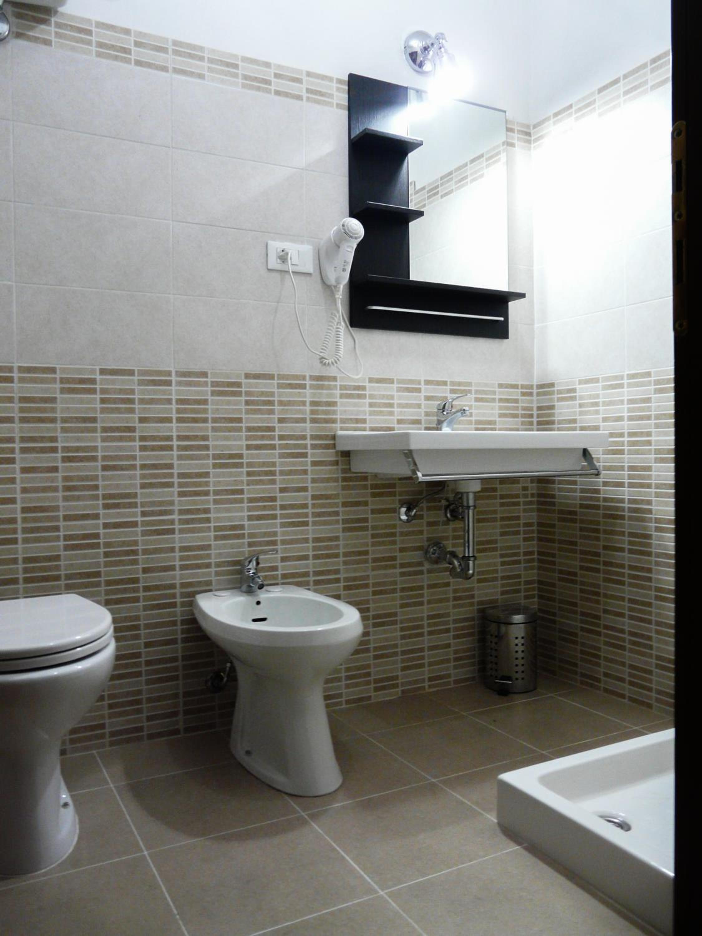 Double Room with Private Bathroom photo 3
