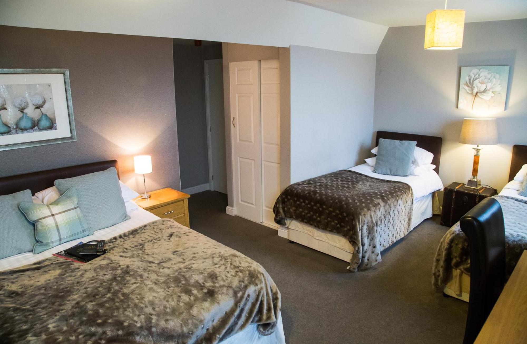 Quadruple Room - Photo 5