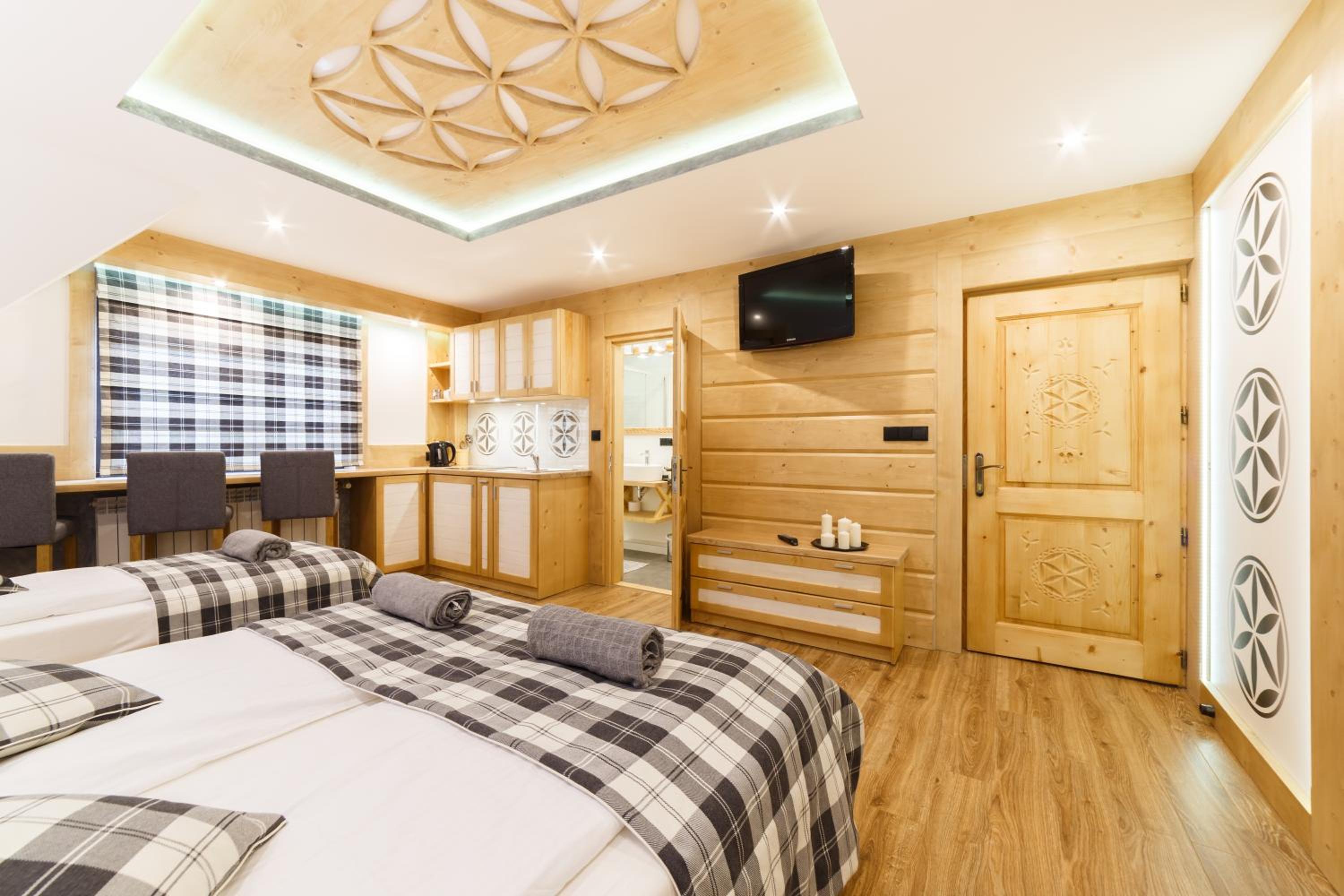 Deluxe Apartment