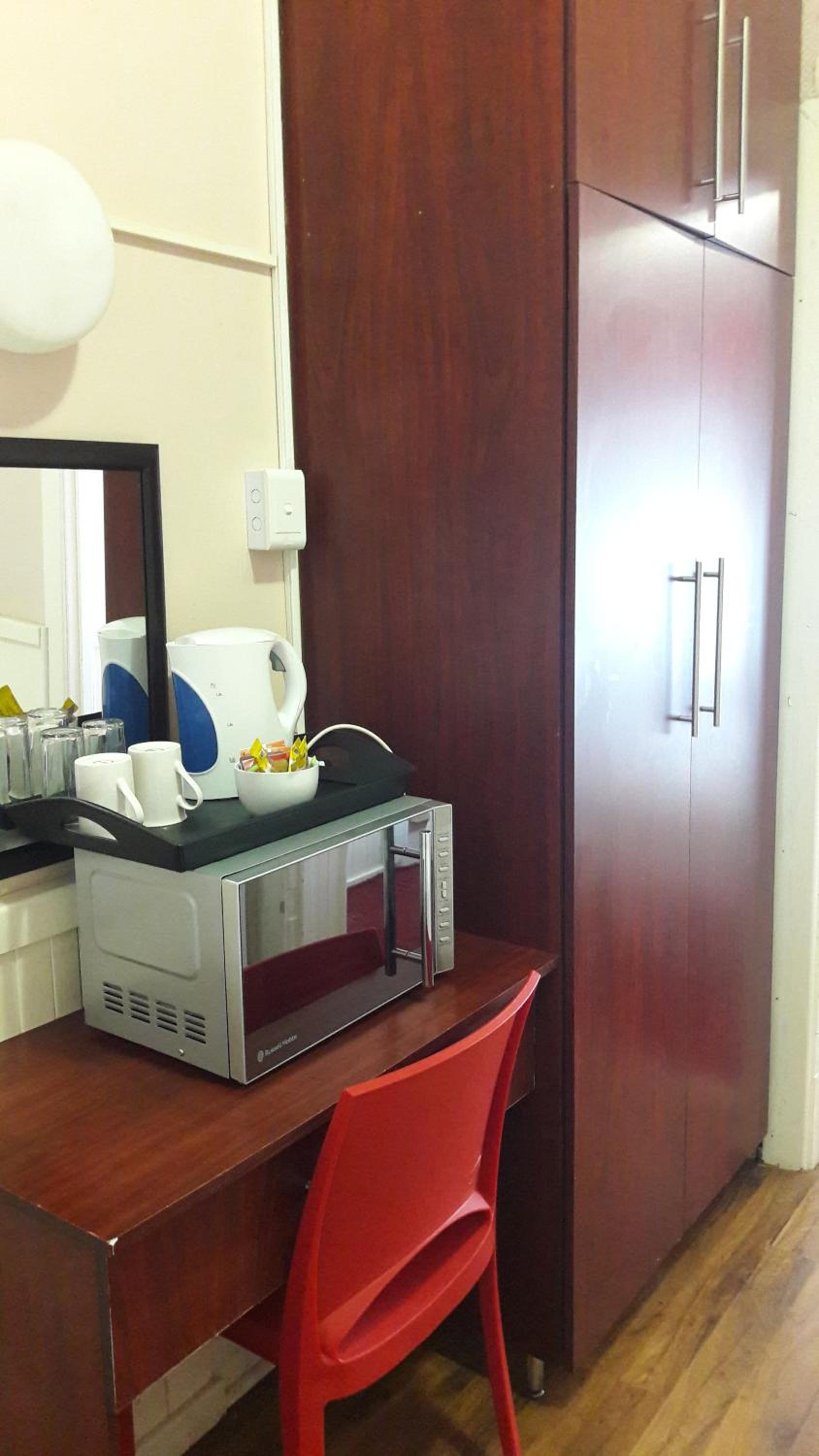 Family Room with Private Bathroom photo 3