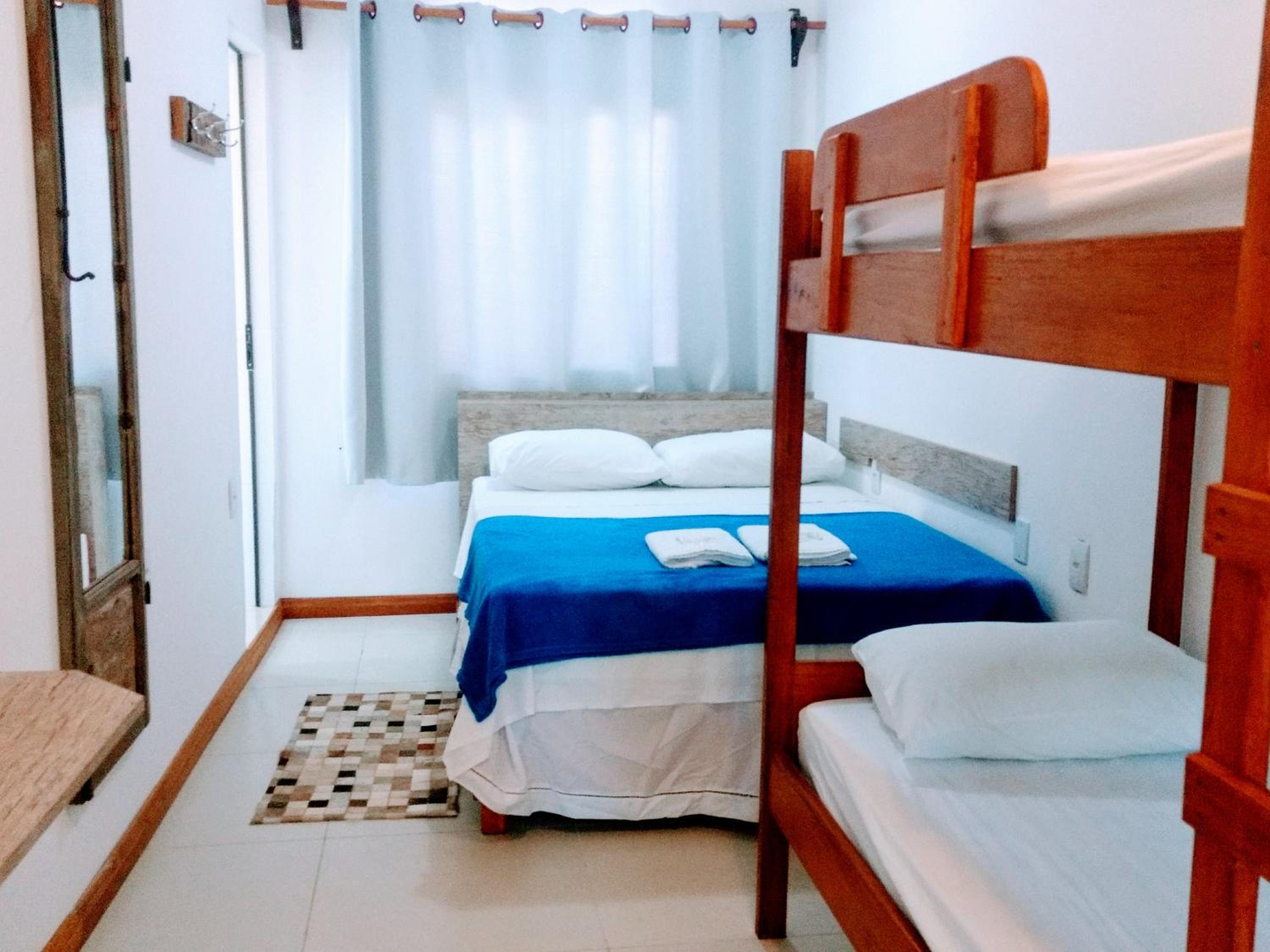 Quadruple Room with Private Bathroom photo 2