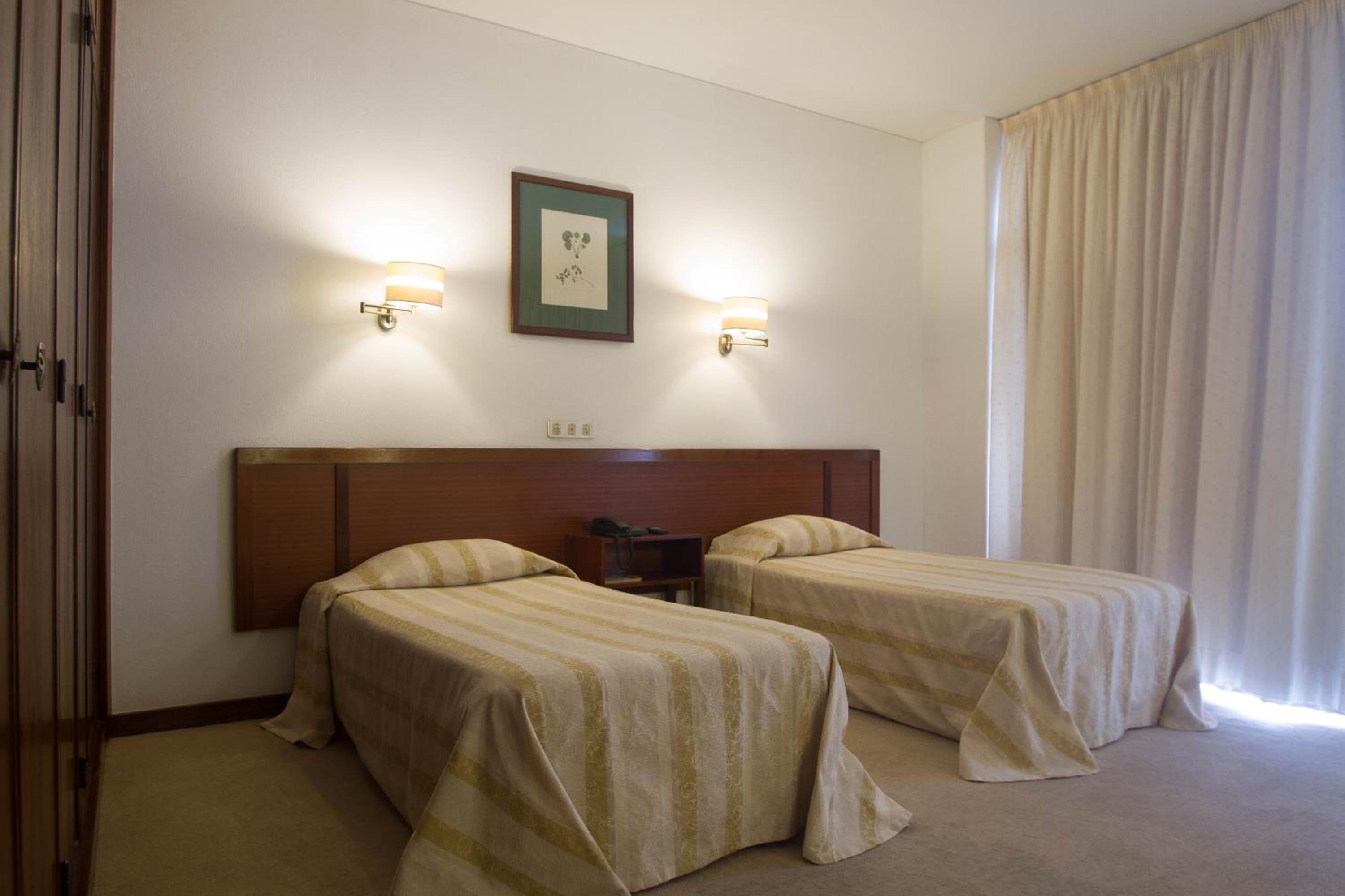 Twin Room - Photo 4
