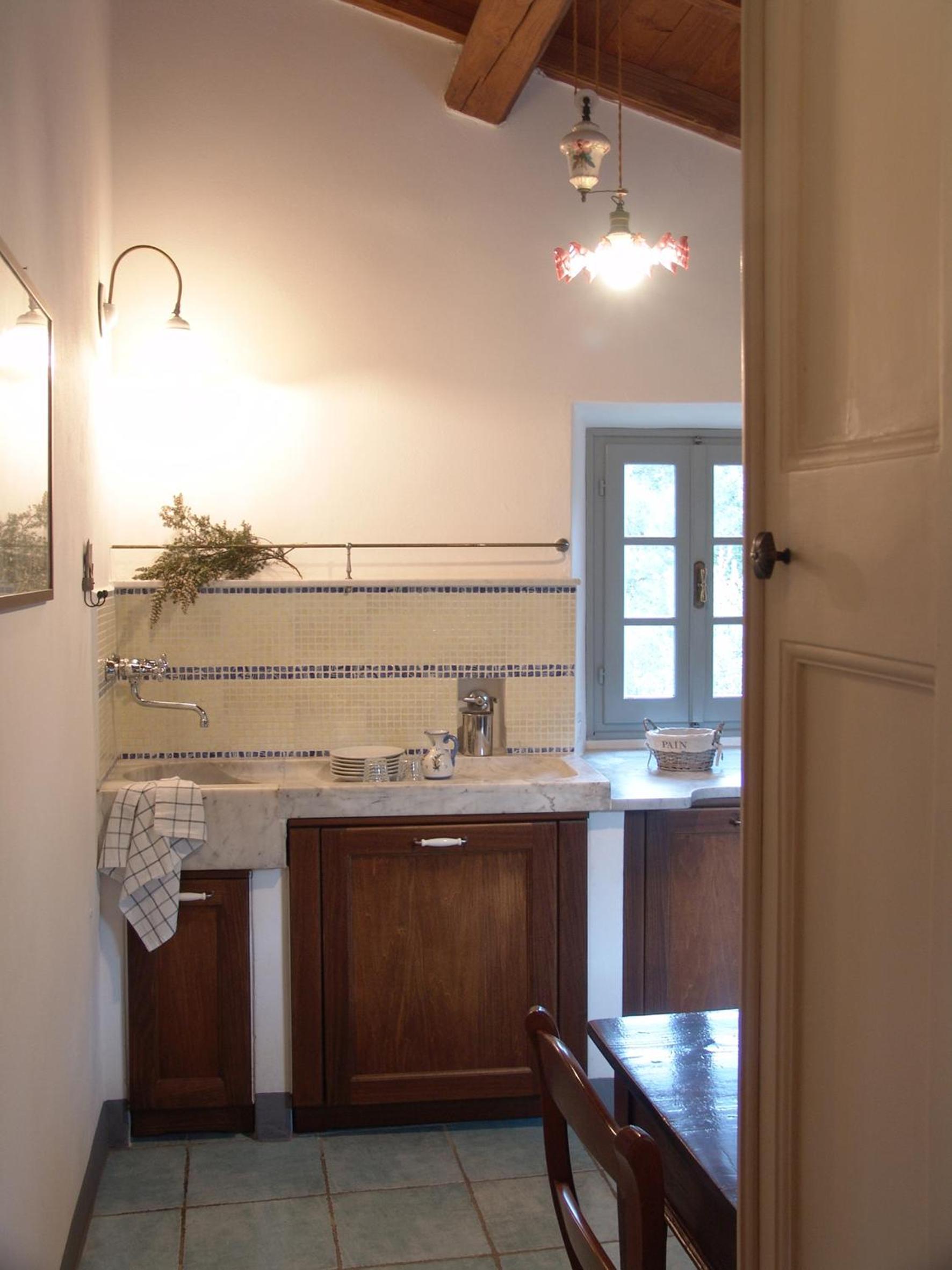 One-Bedroom Apartment with Private Garden photo 3