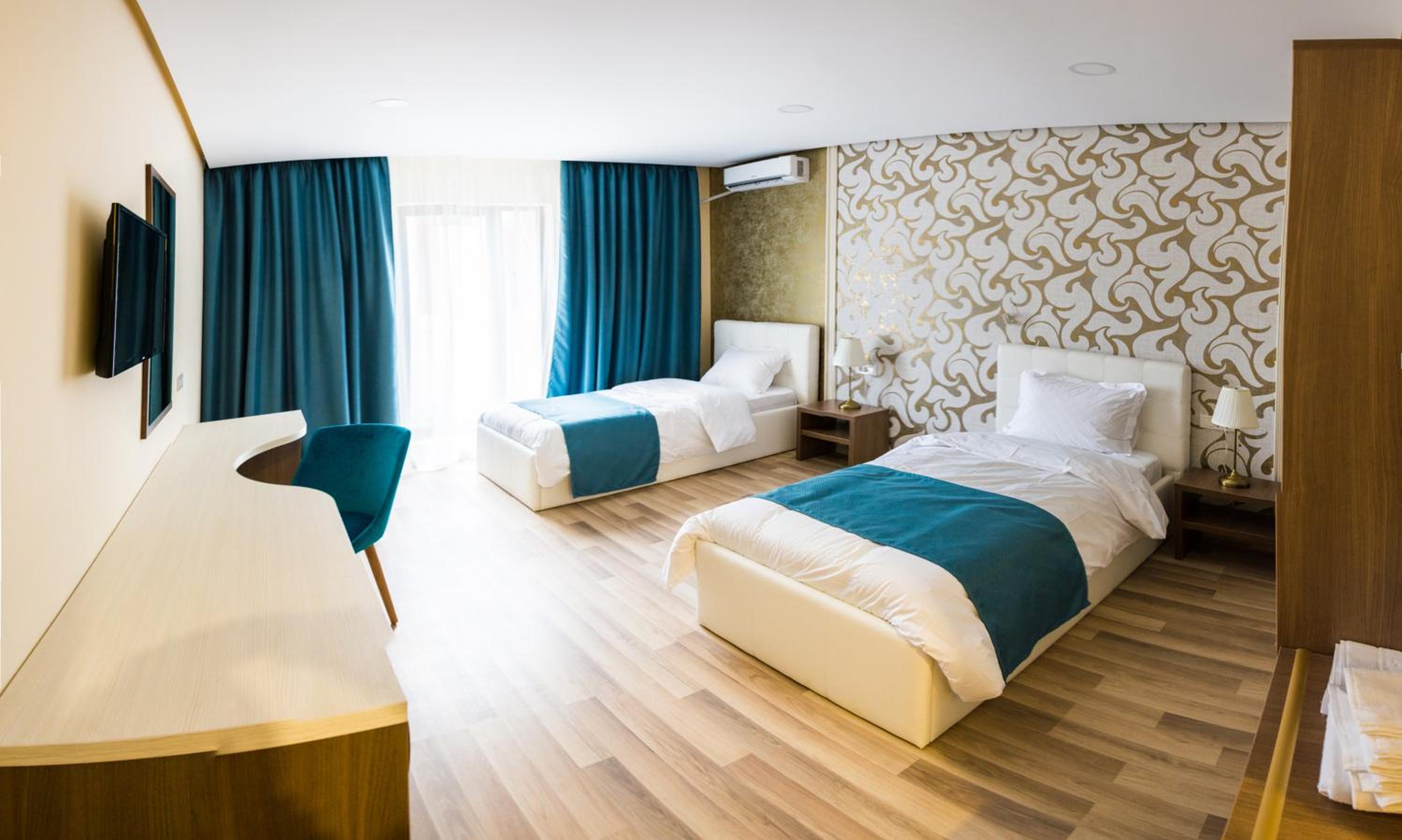 Deluxe Twin Room photo 2