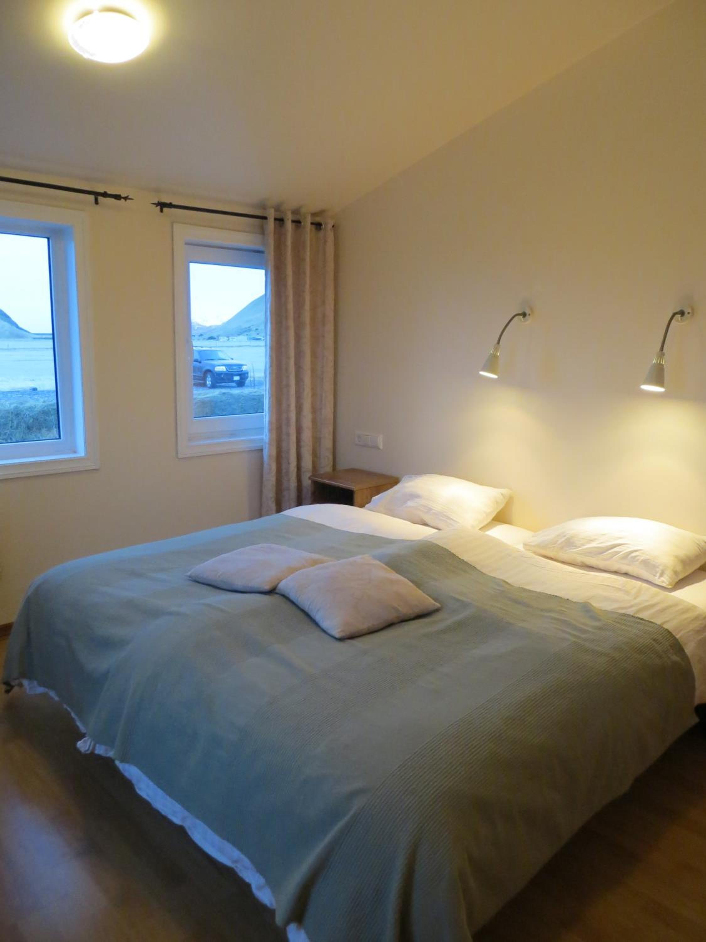 Double or Twin Room with Private Bathroom - Photo 7