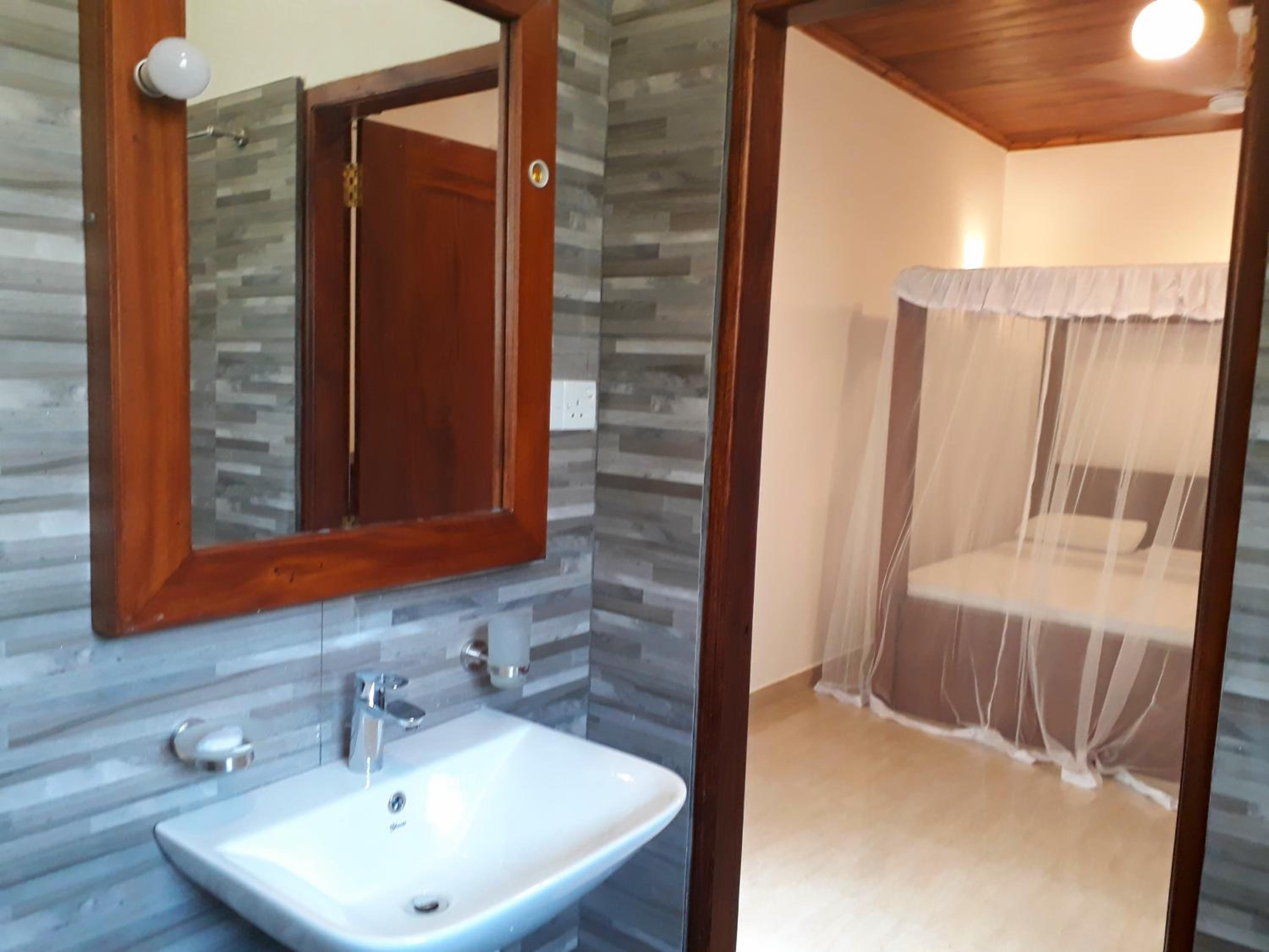 Deluxe Double Room with Balcony photo 3
