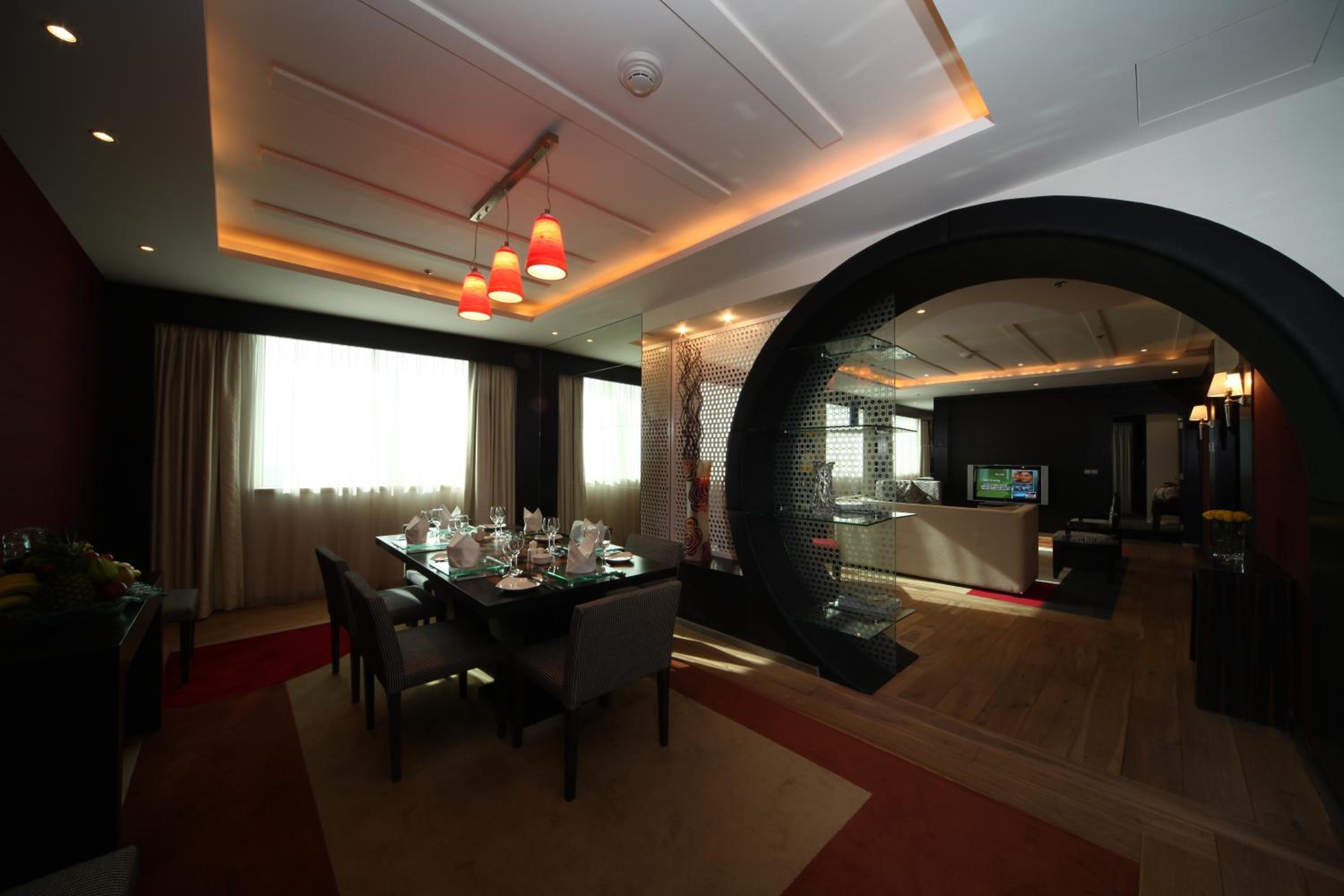 Royal Suite with Double Bed and Kitchen