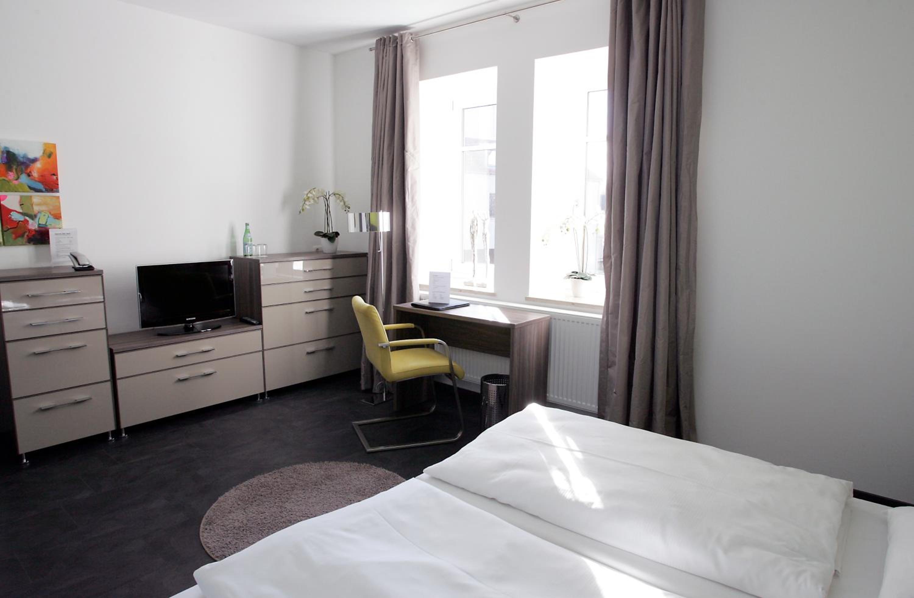 Double or Twin Room - Photo 7