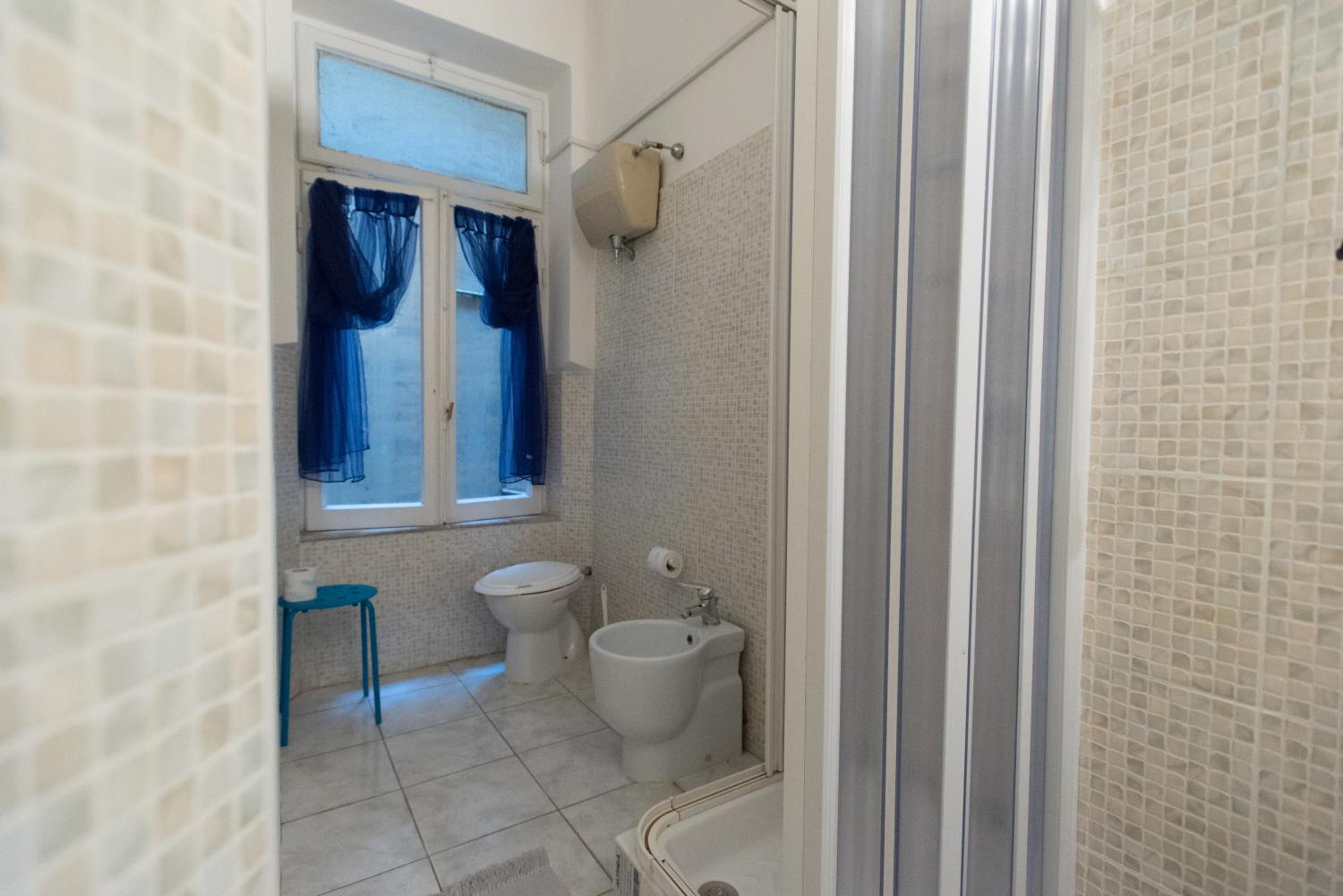 Budget Triple Room with Private External Bathroom photo 3