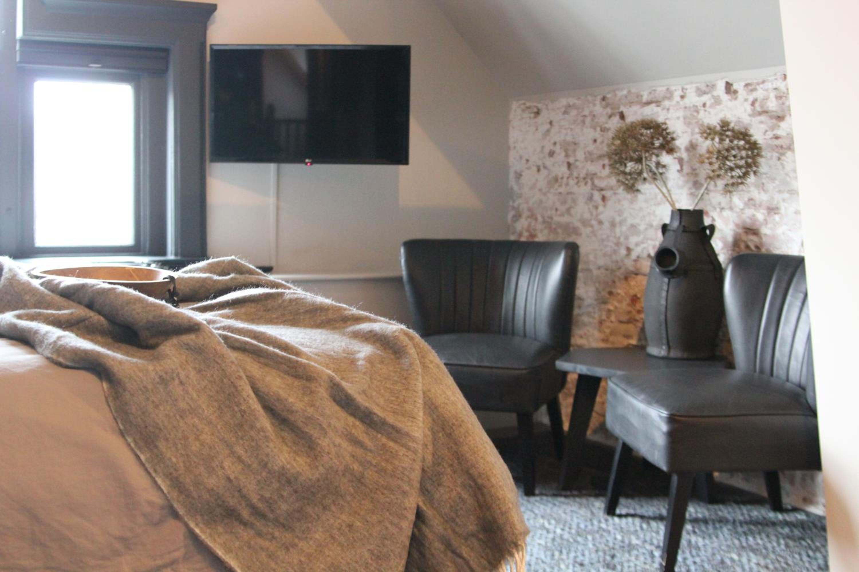 Deluxe Double Room with Bath photo 1