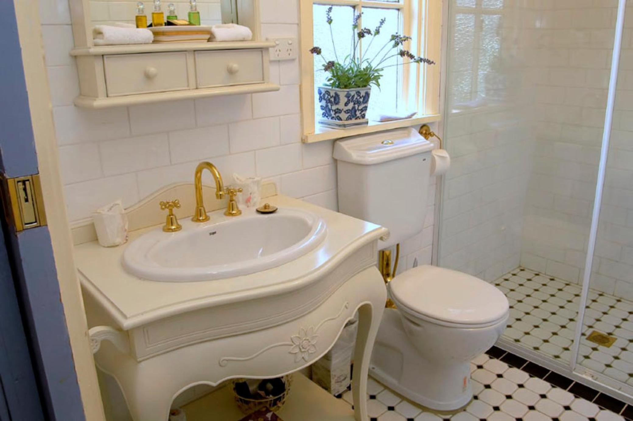 Queen Room - Disability Access photo 3