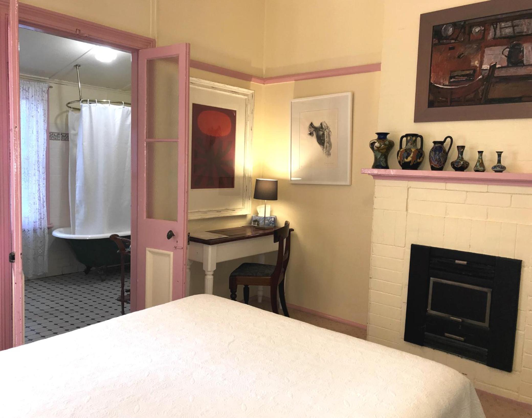 Standard Queen Room photo 2