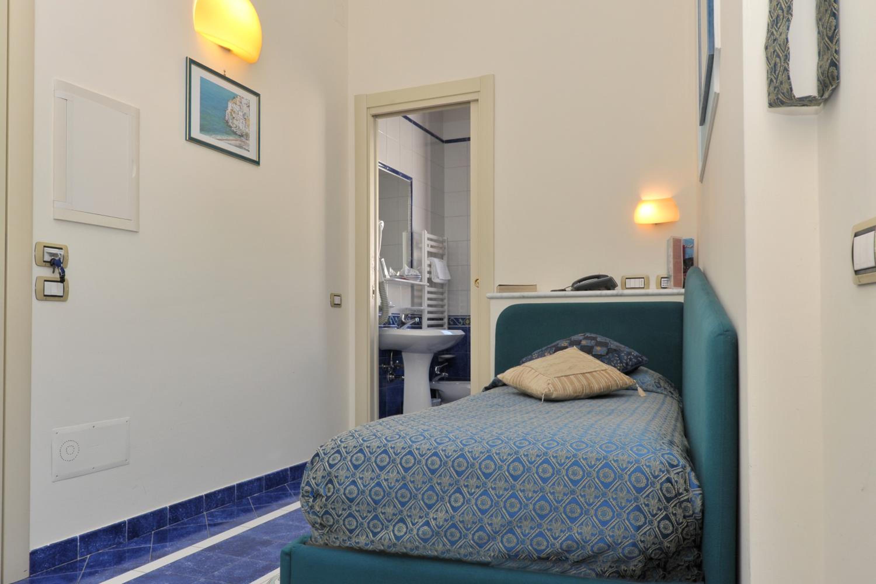 Single Room - Photo 4
