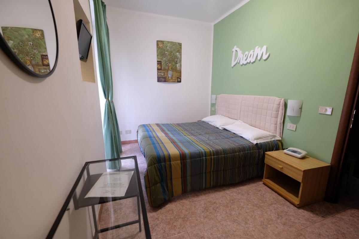 Double or Twin Room photo 1