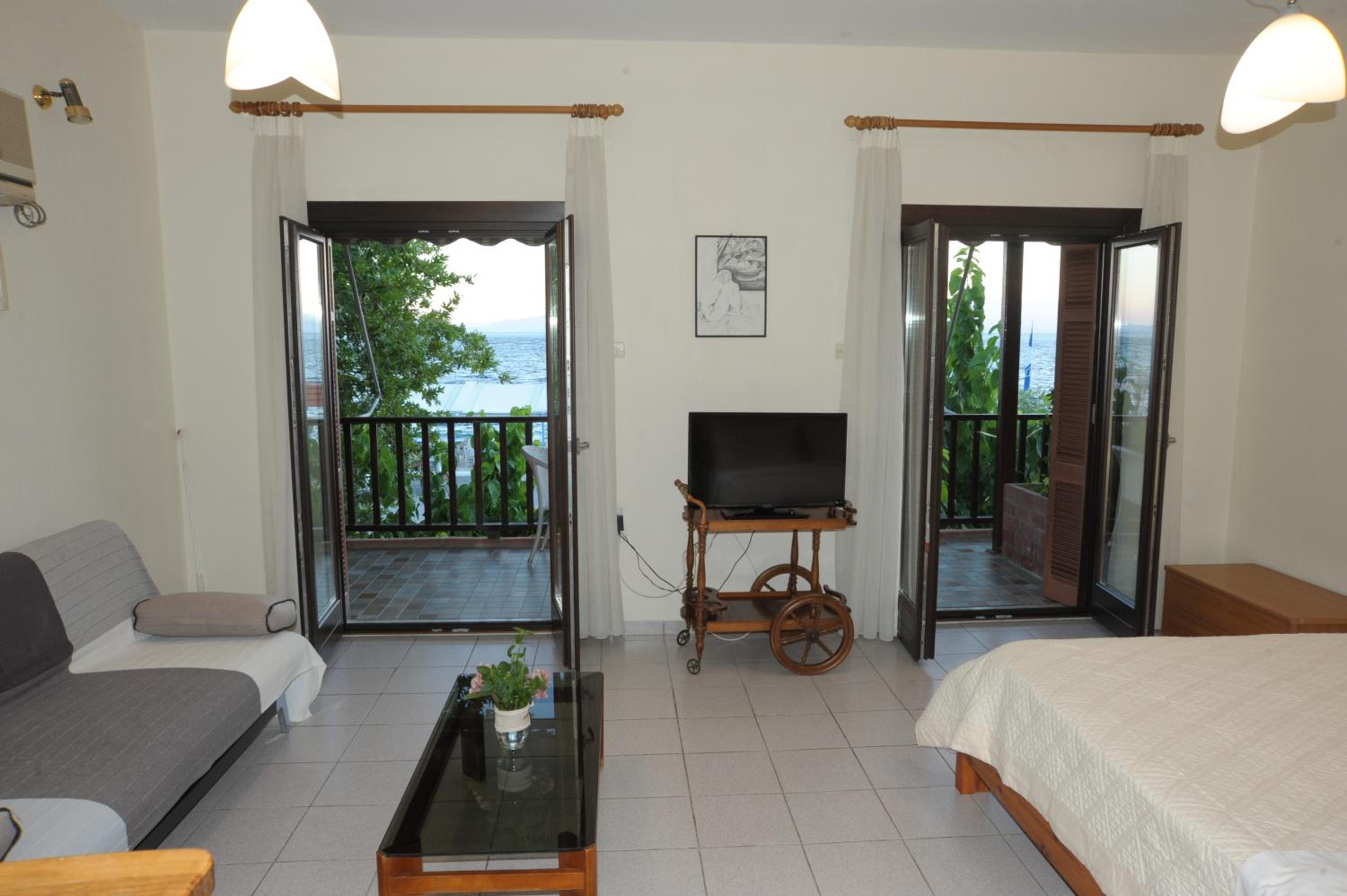 Deluxe Suite with Sea View photo 1