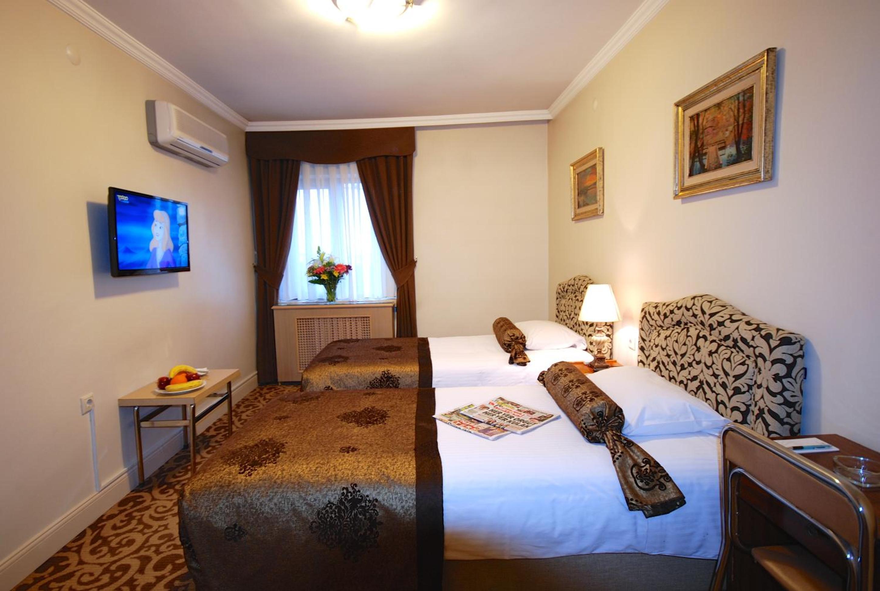 Double or Twin Room - Photo 3