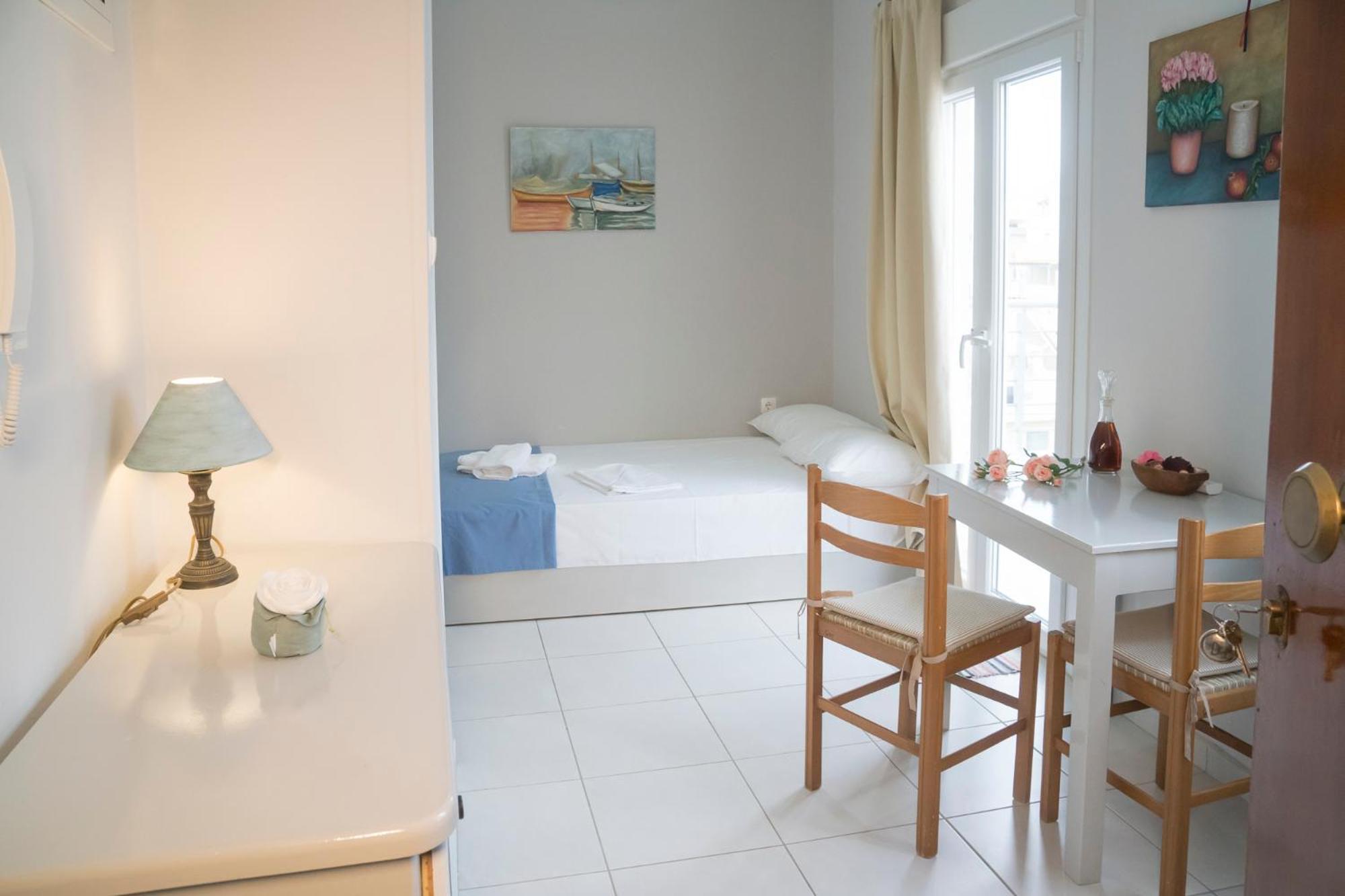 Studio Apartment with Veranda photo 1