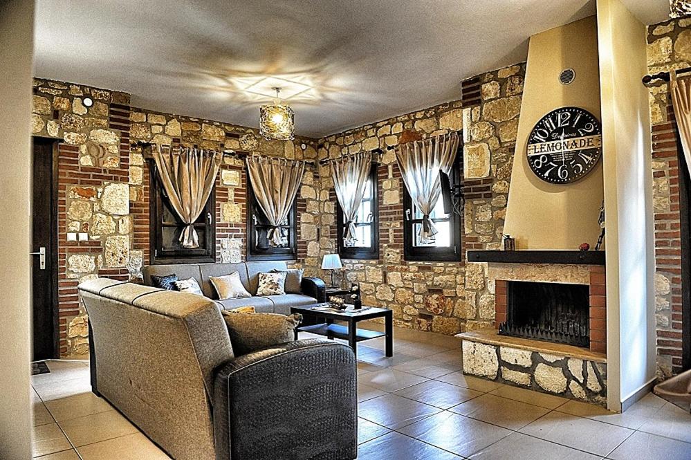 Villa photo 1
