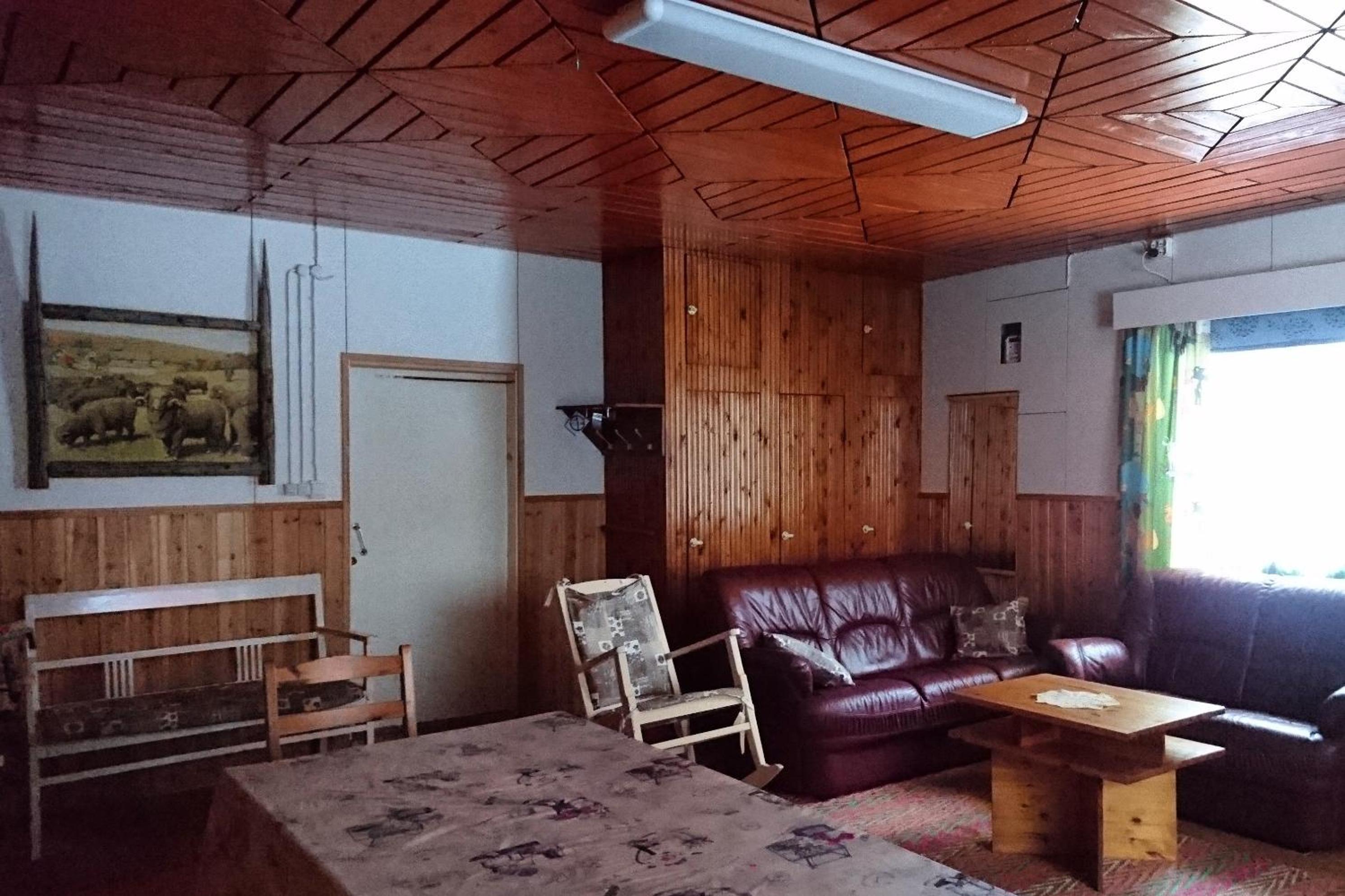 Three-Bedroom House with Private Sauna - Photo 12