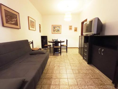 Two-Bedroom Villa - Photo 3