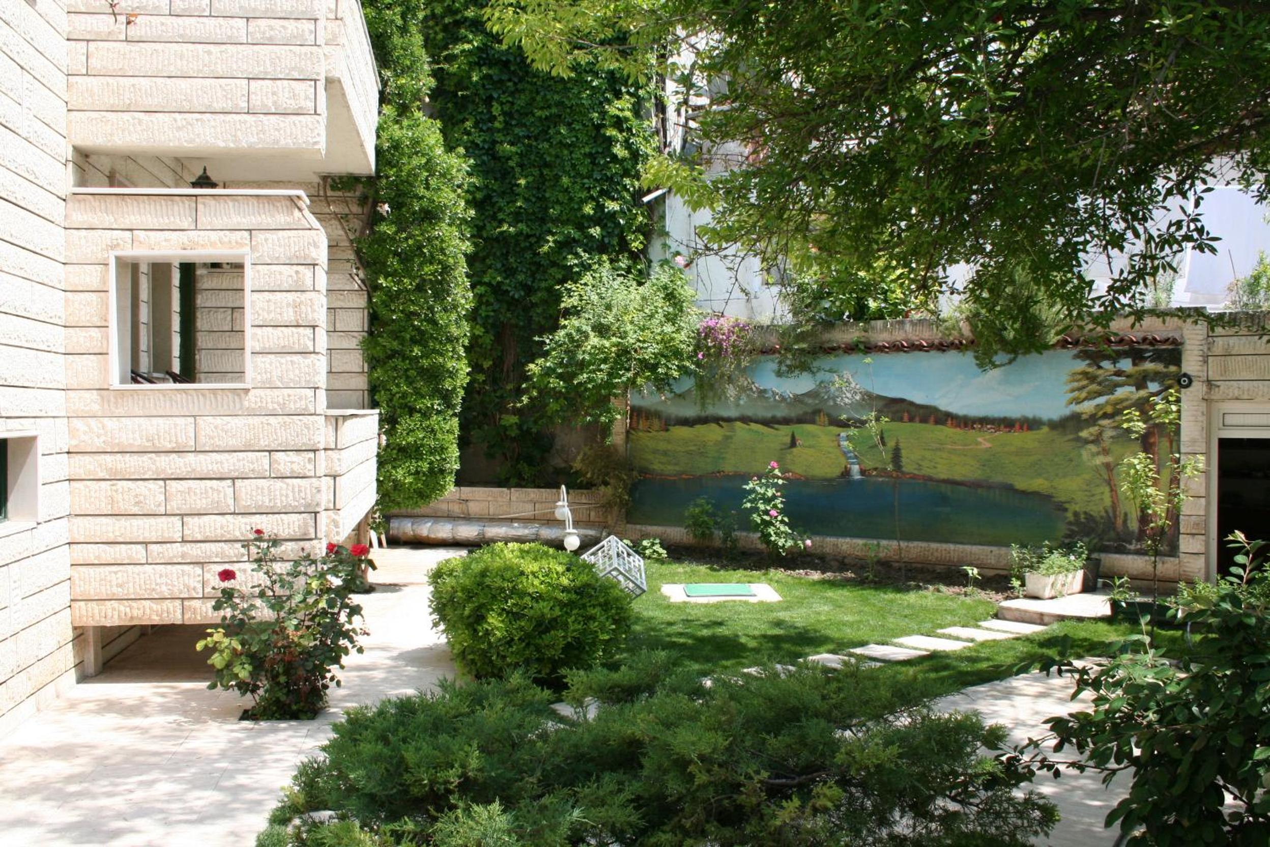 Double Room with Back Garden View - Photo 7
