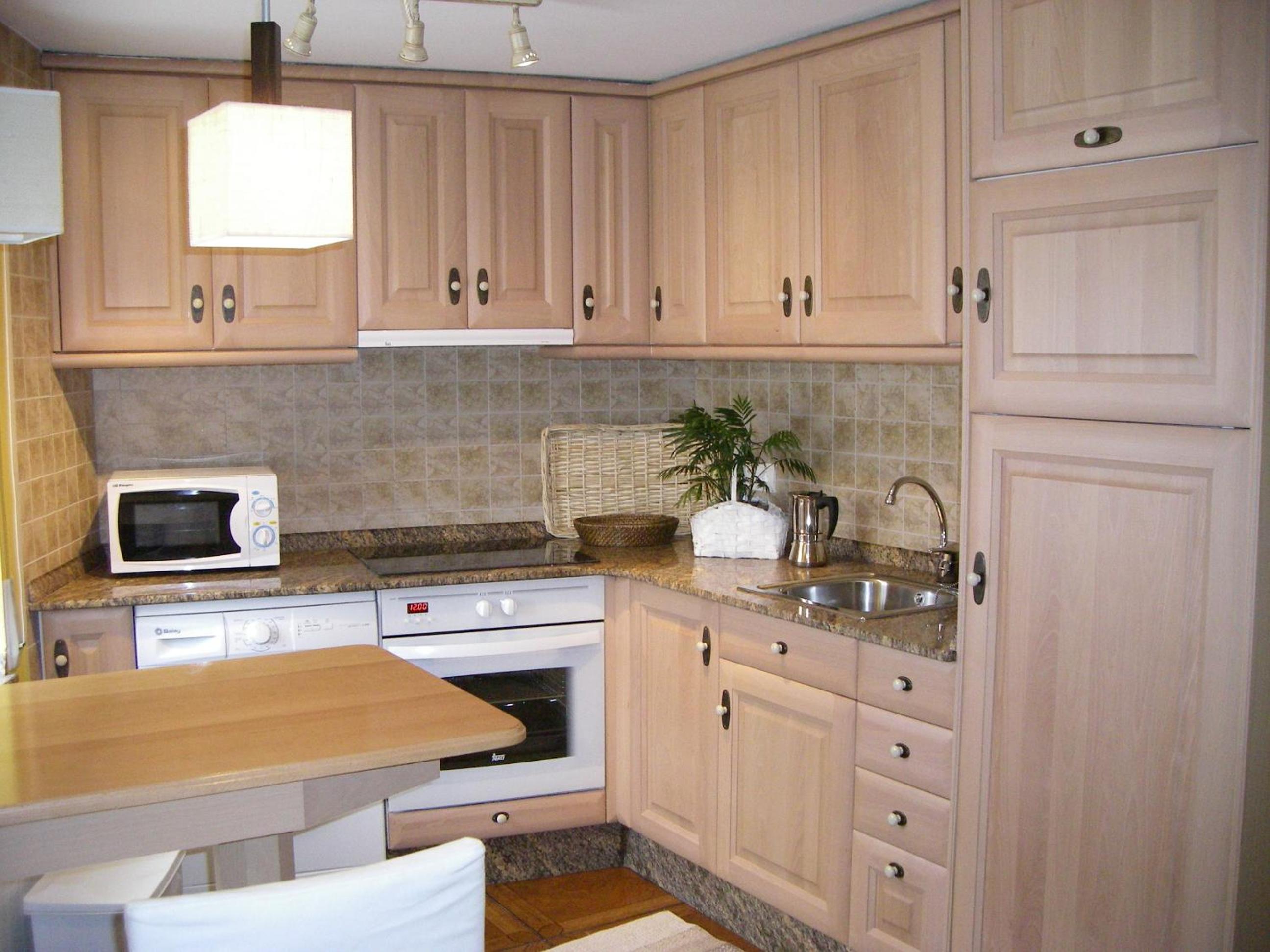 One-Bedroom Apartment - Photo 3