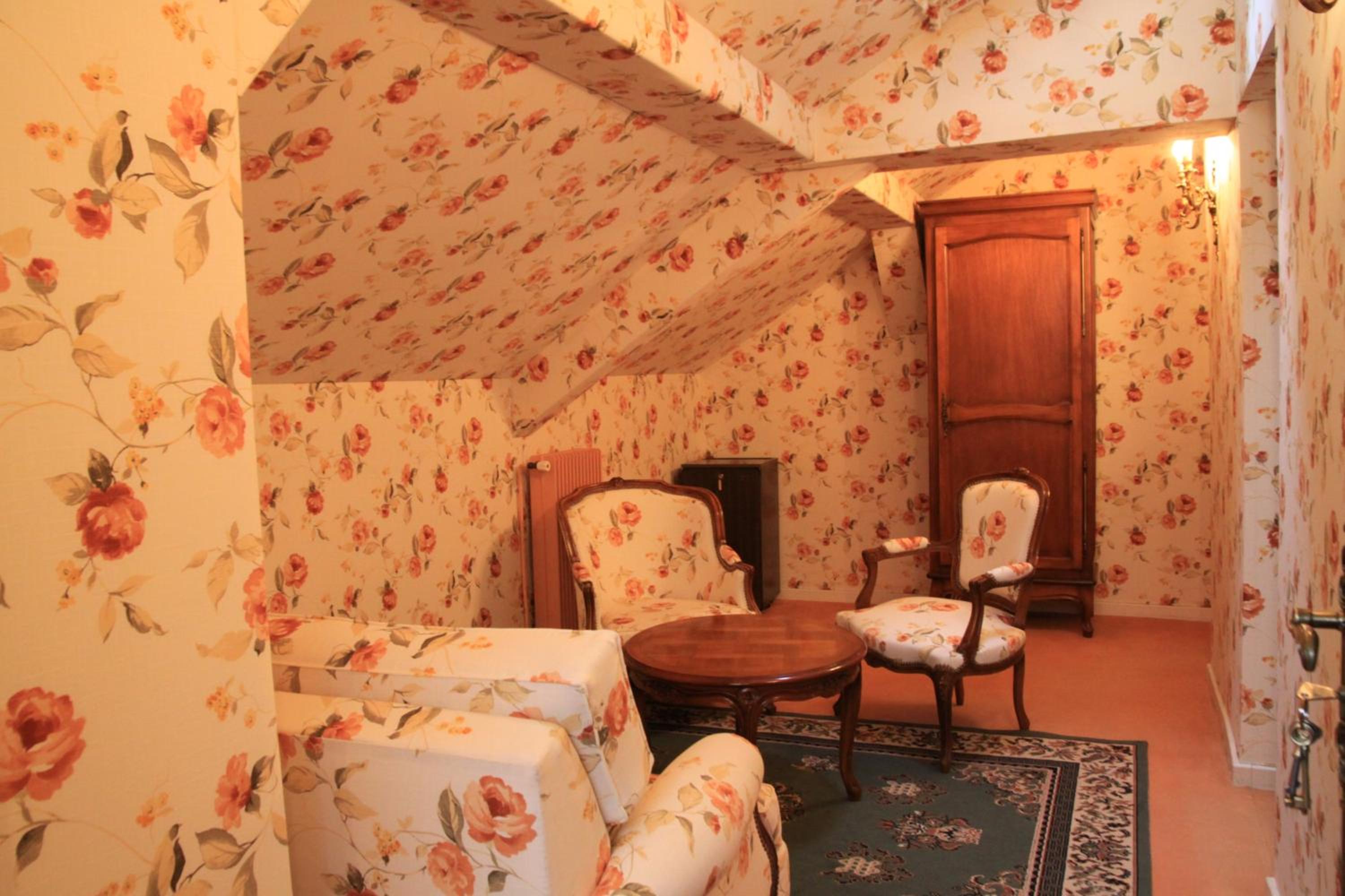 Standard Suite - Photo 3