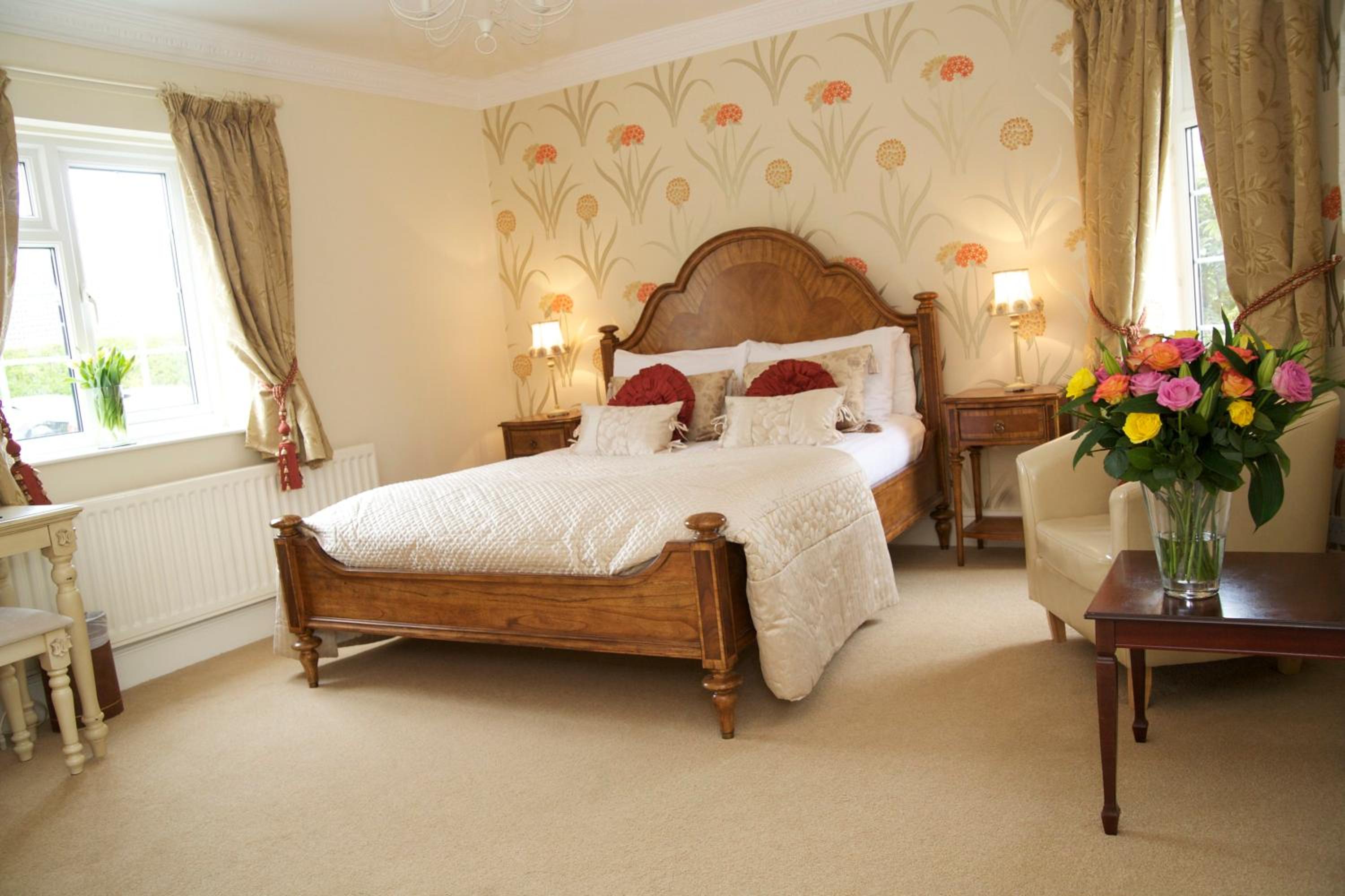 Superior King Room - Photo 3