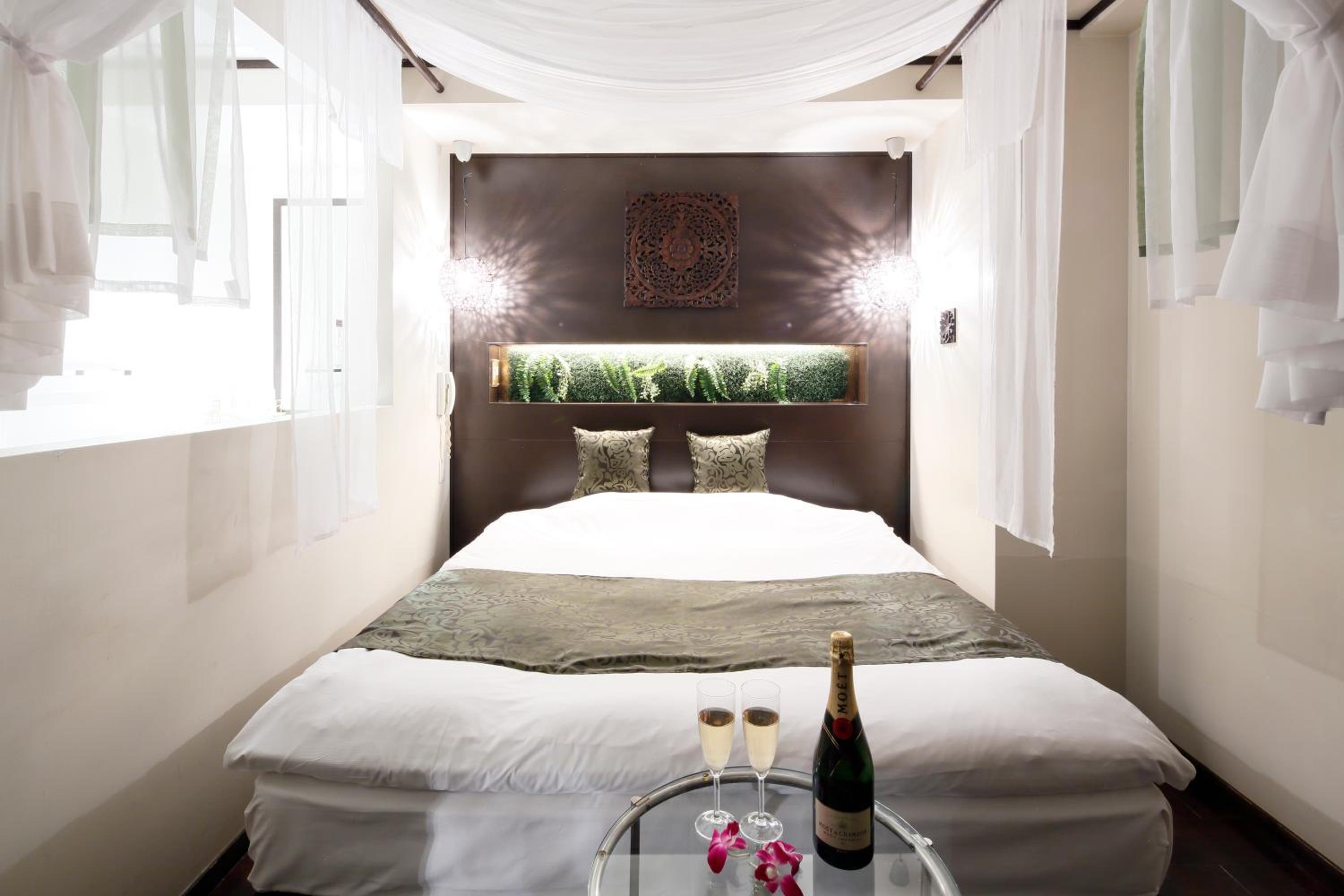 Double Room - Photo 5