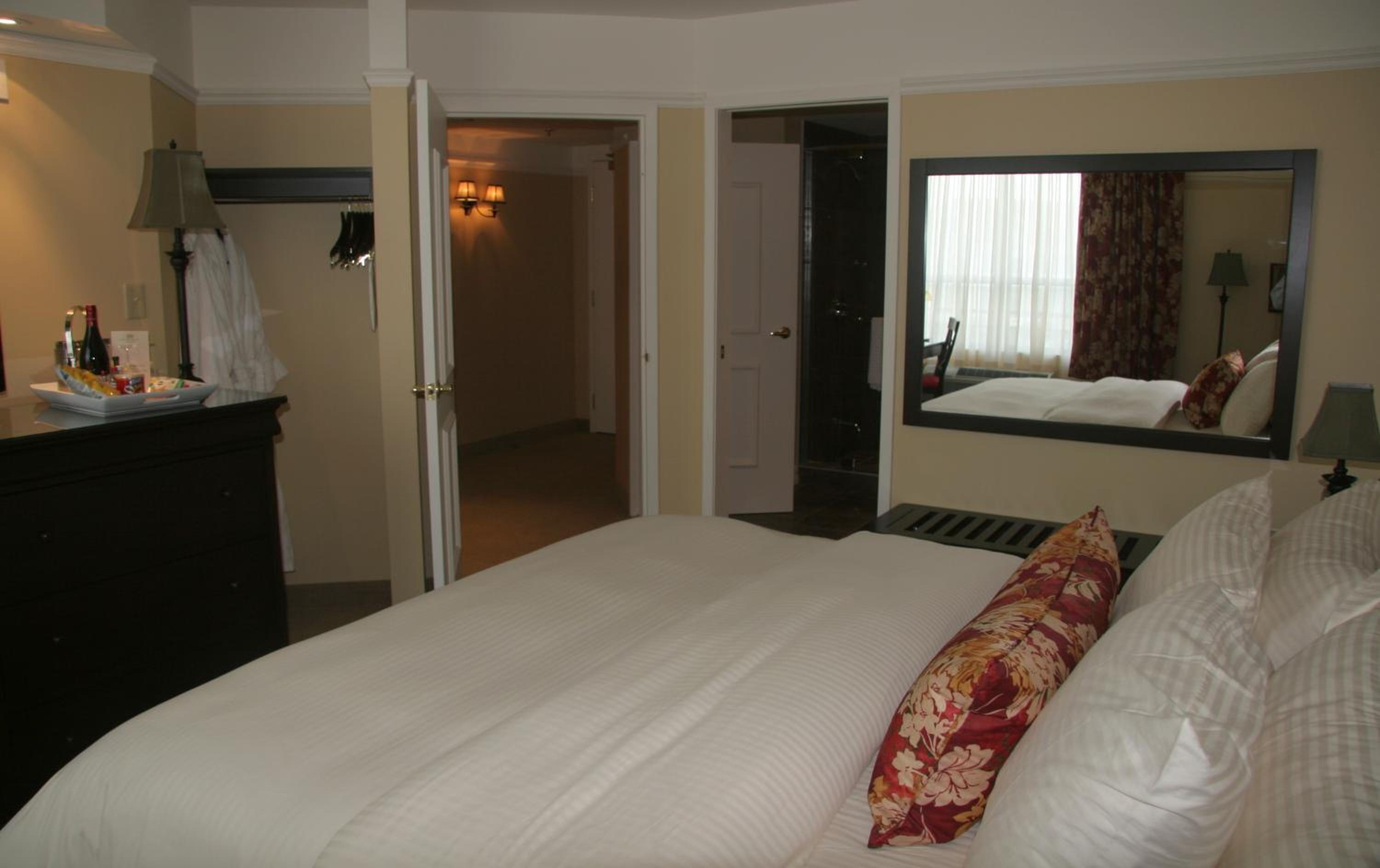 Superior Executive Suite With Fireplace