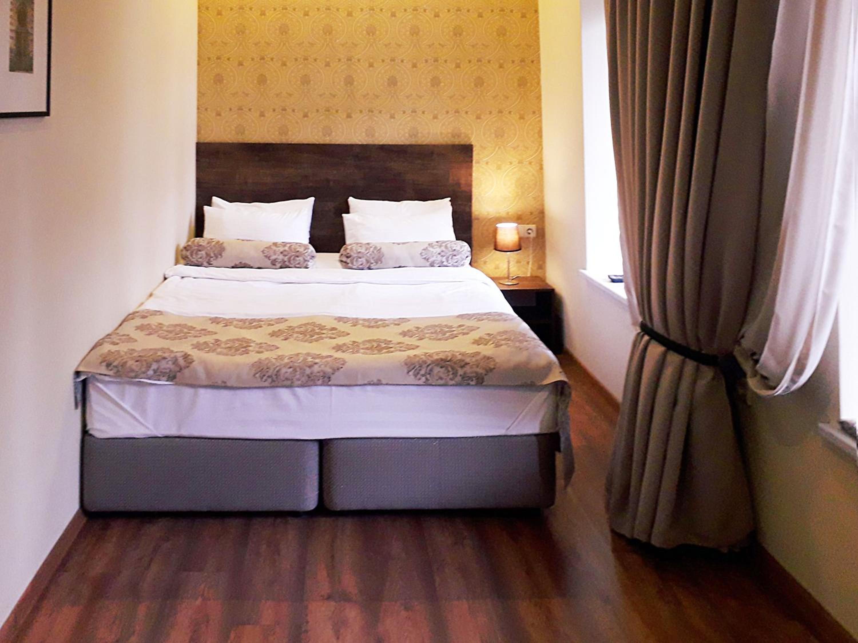 Standard Queen Room - Photo 28