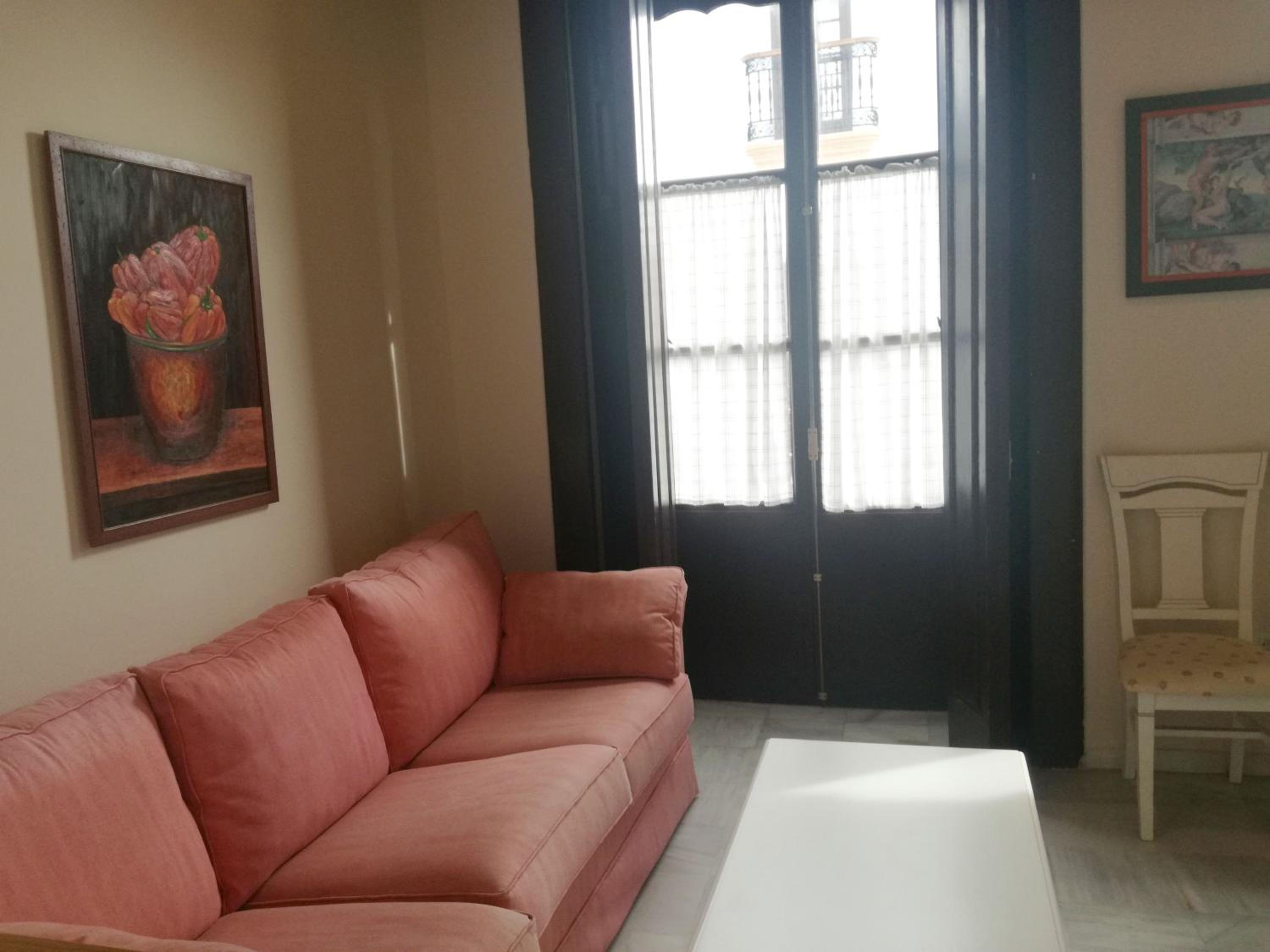 Three-Bedroom Apartment with Balcony - Photo 12