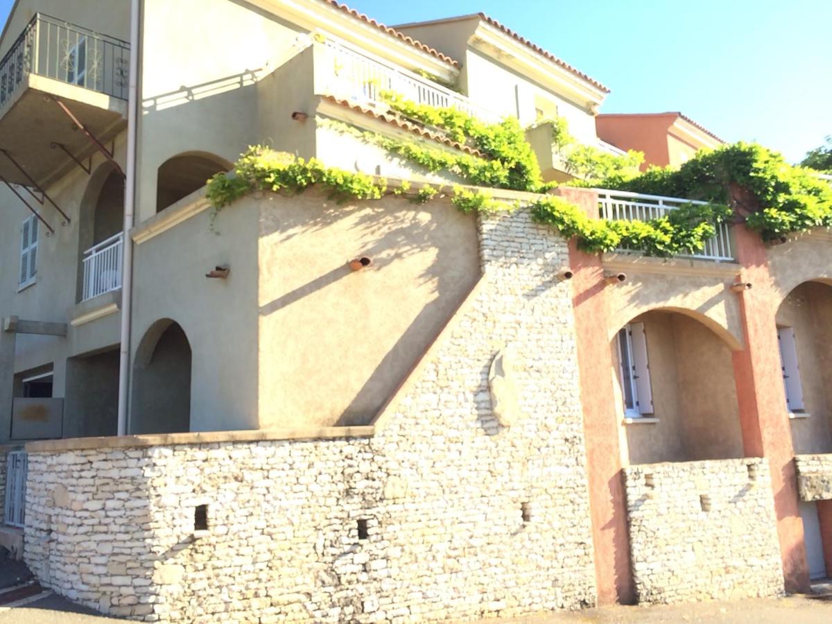 Two-Bedroom Apartment with Large Terrace - Photo 3