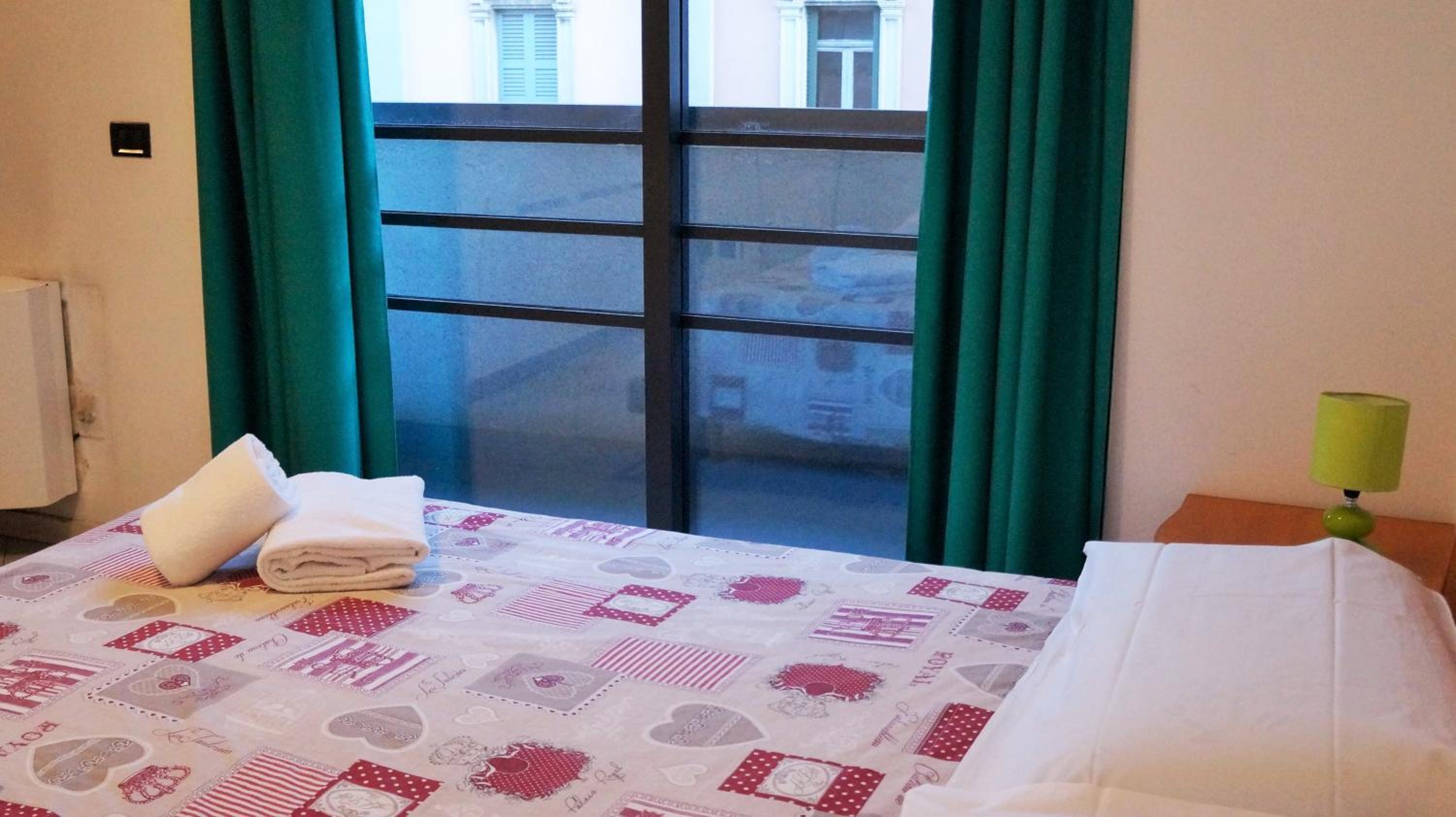 Deluxe One-Bedroom Apartment
