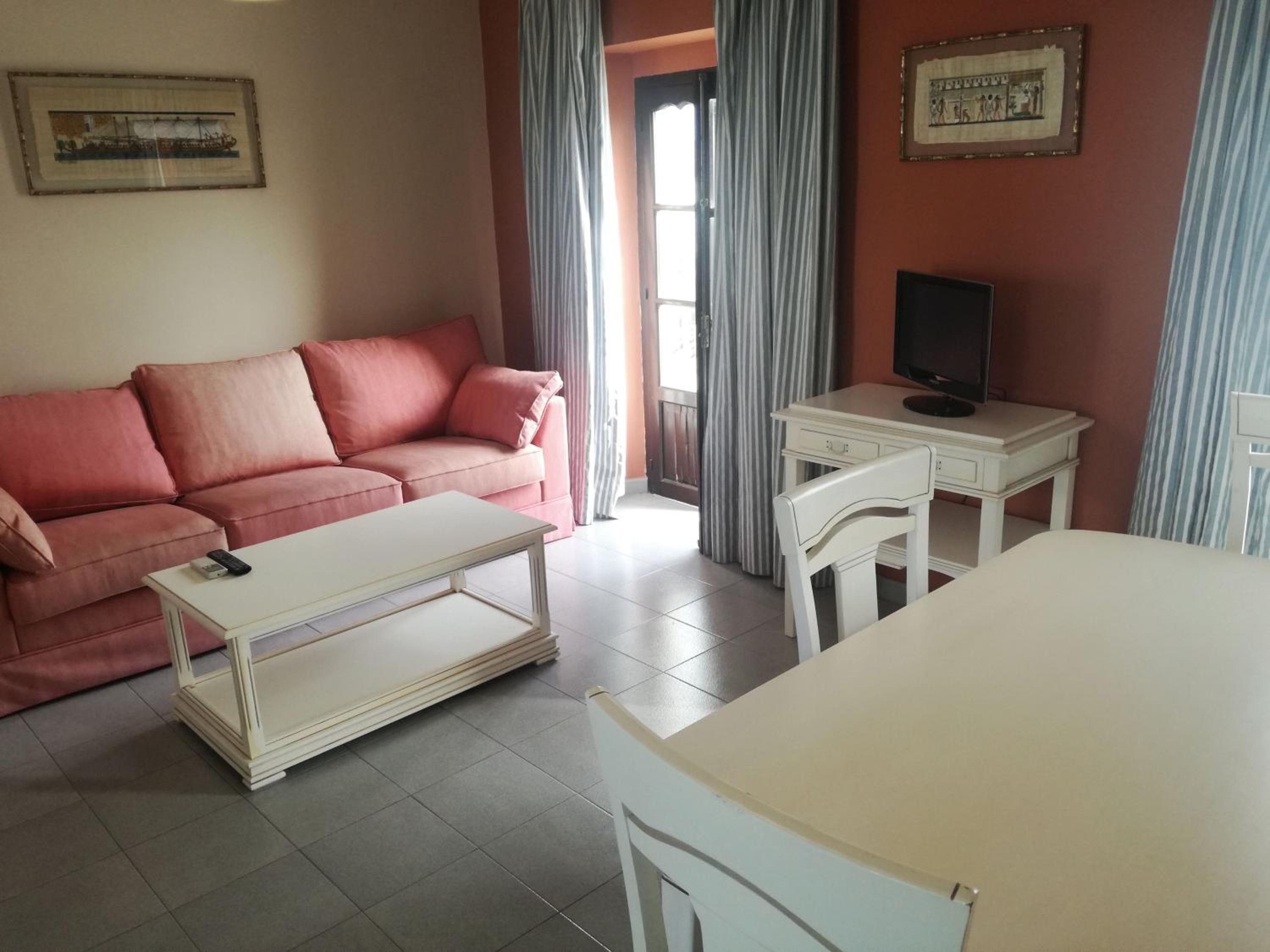 One-Bedroom Apartment - Photo 10