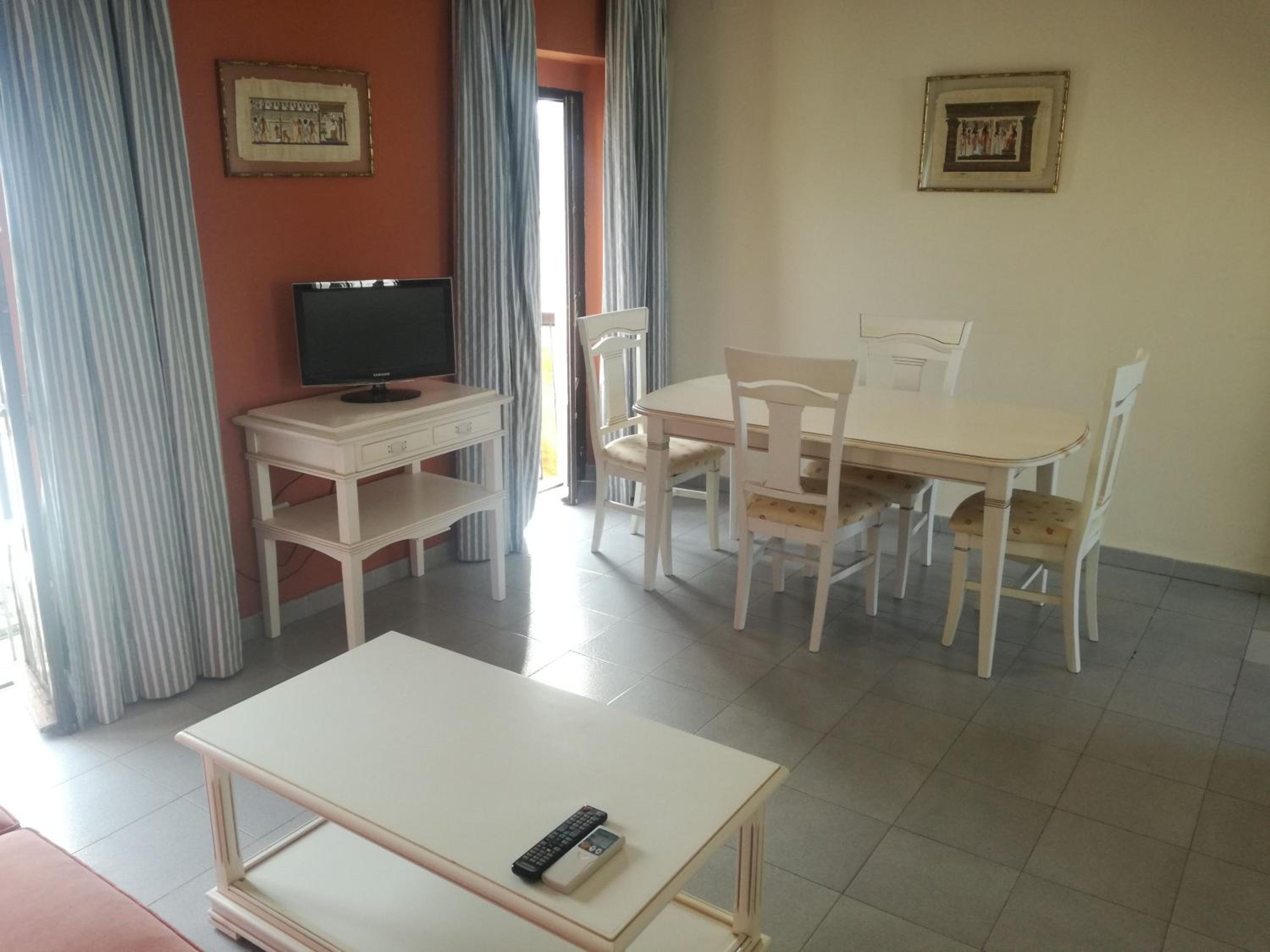 One-Bedroom Apartment - Photo 7